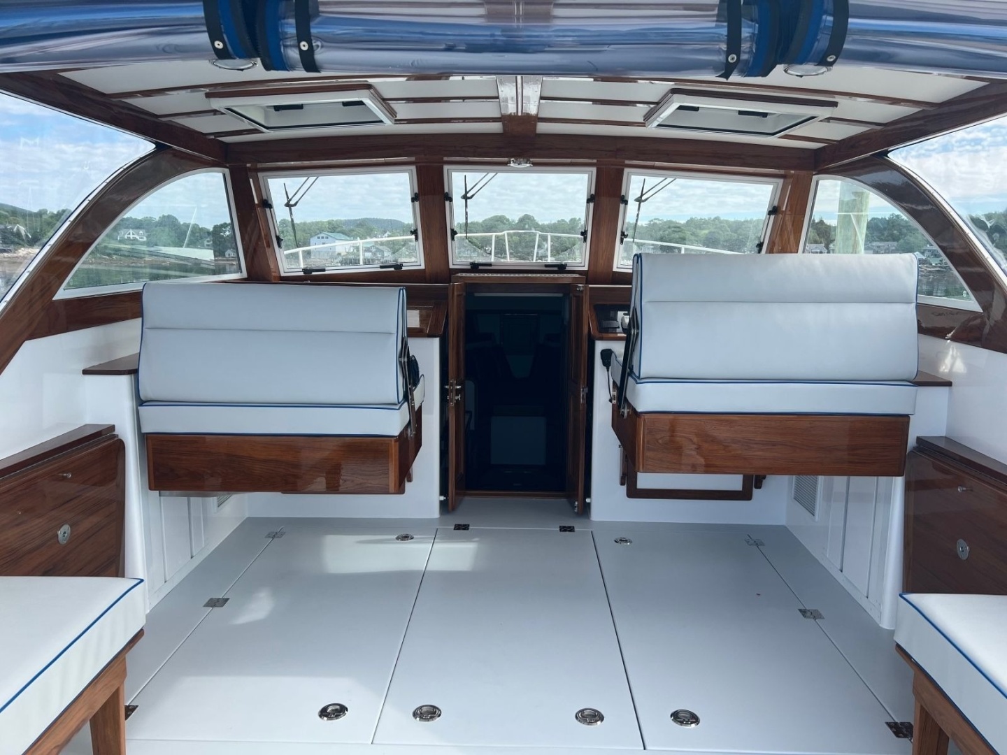 2022 Ellis 36 Express Cruiser - Image 17
