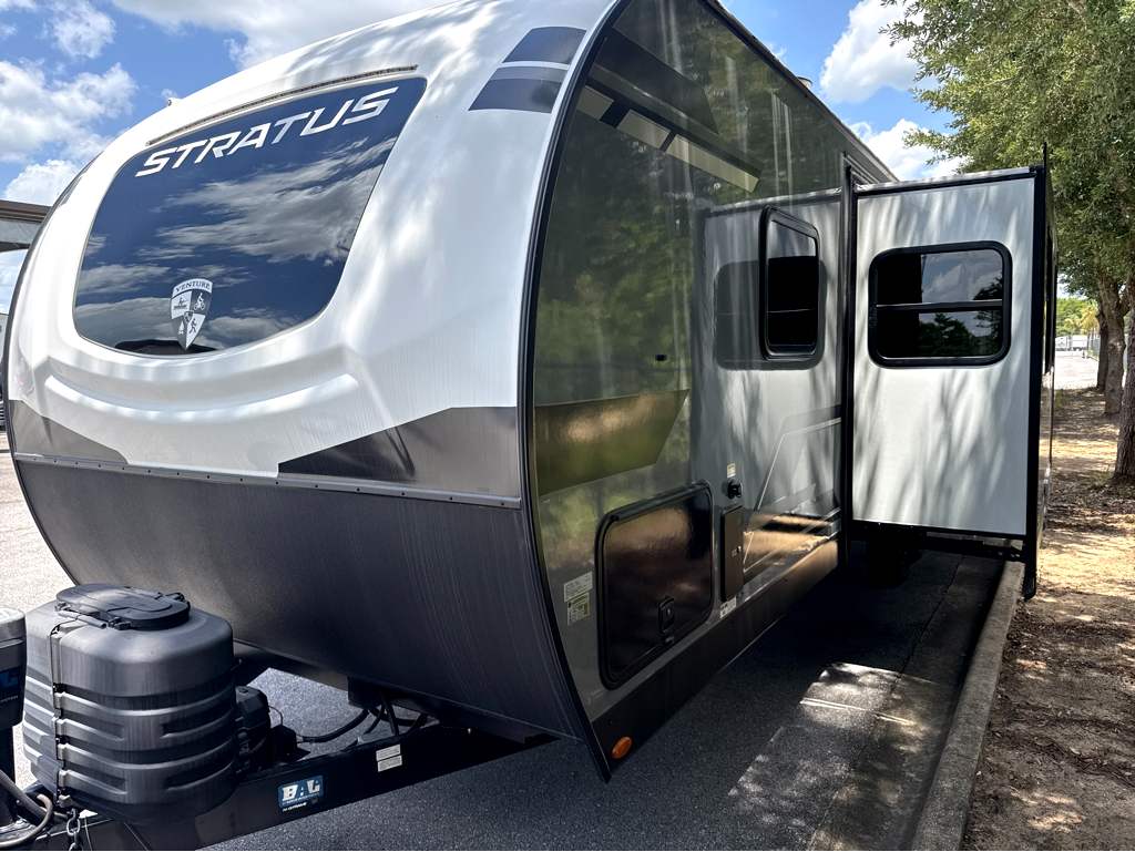 2024 VENTURE RV STRATUS 261VRB - Image 2