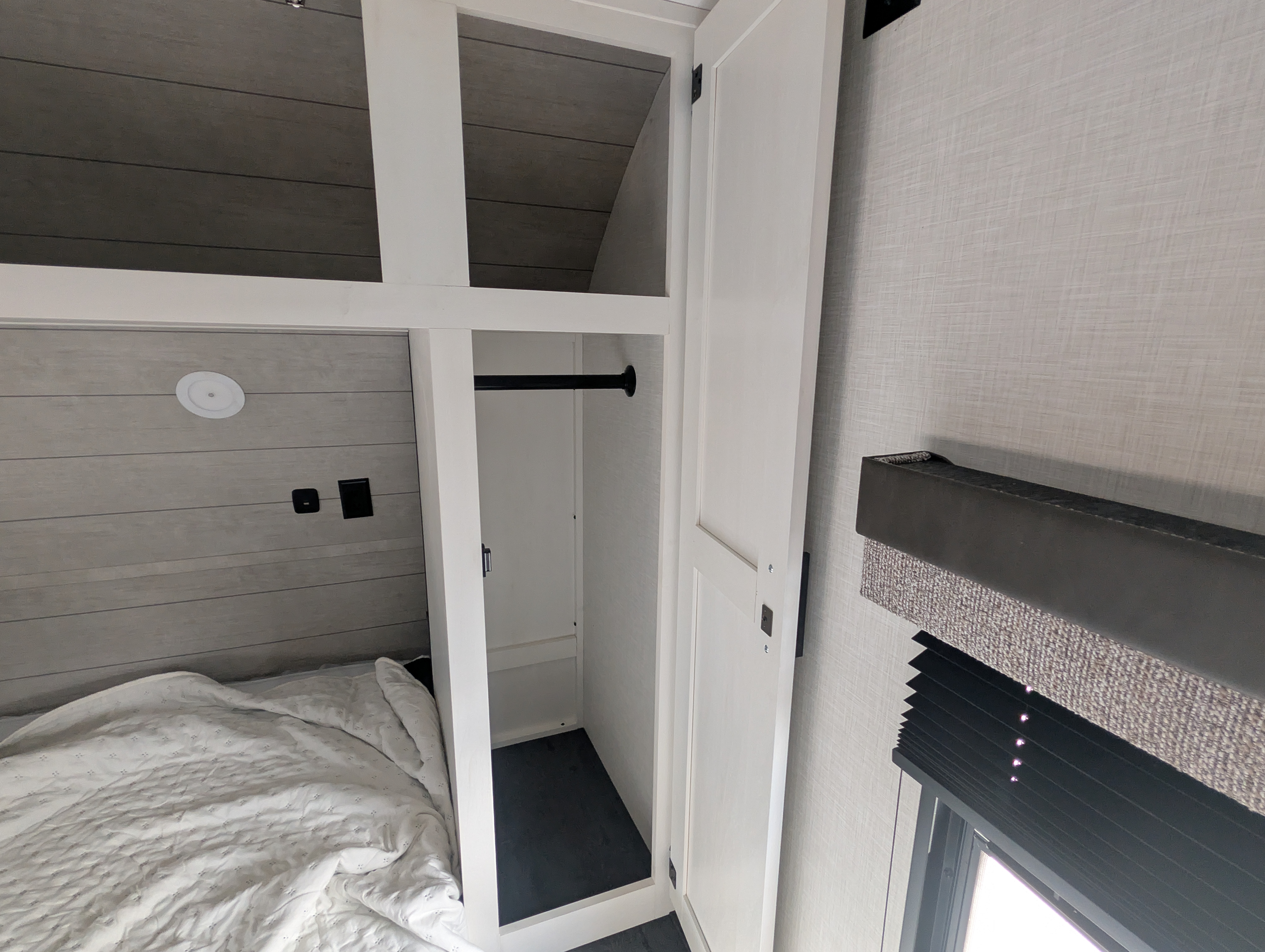 2026 VENTURE RV SIENNA 251VRB - Image 33