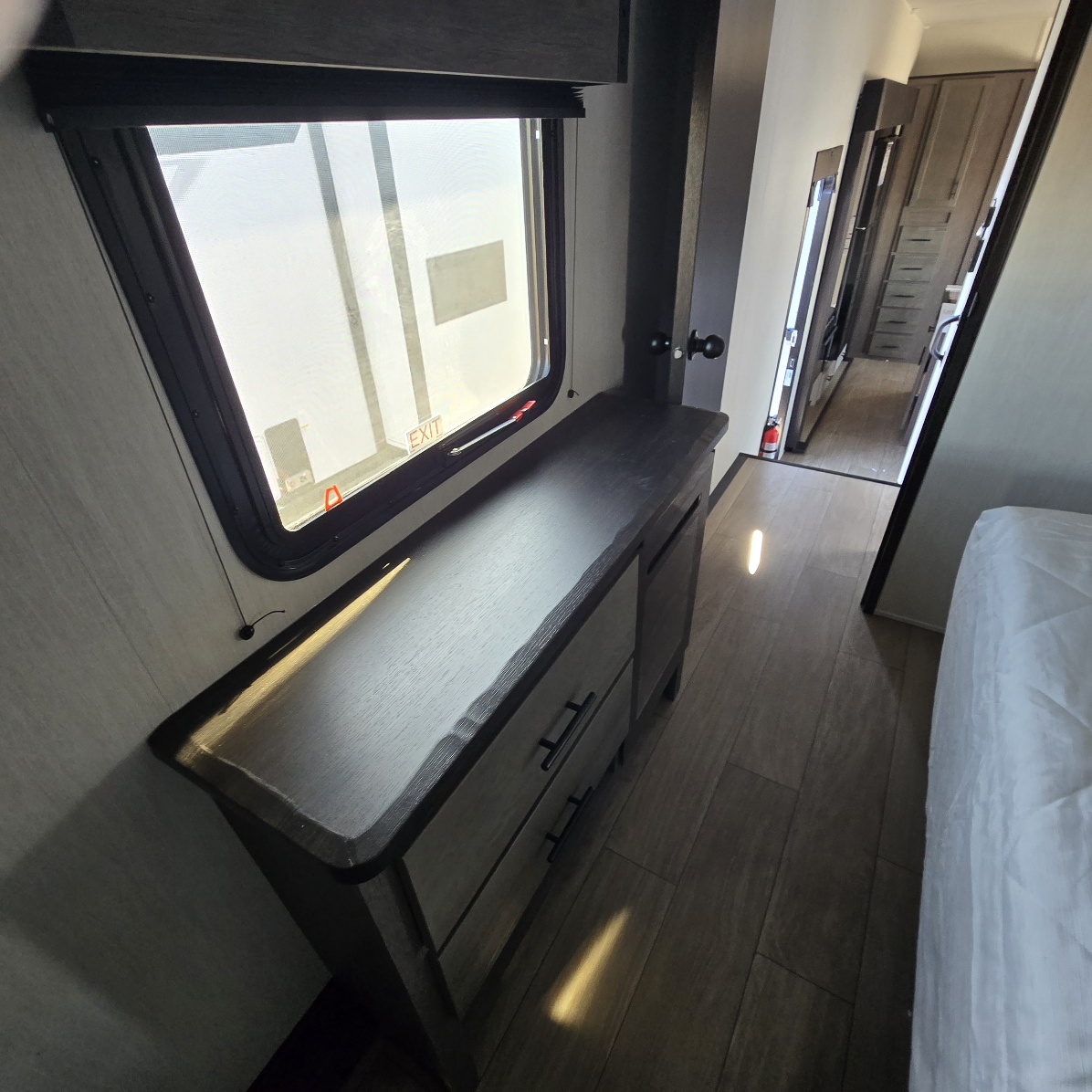 2026 CHEROKEE ARCTIC WOLF 3750 SUITE - Image 31