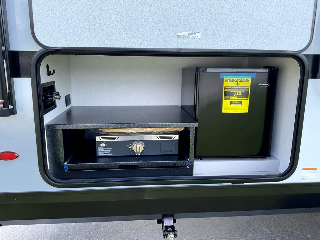 2027 JAYCO Jay Feather 25BH - Image 33