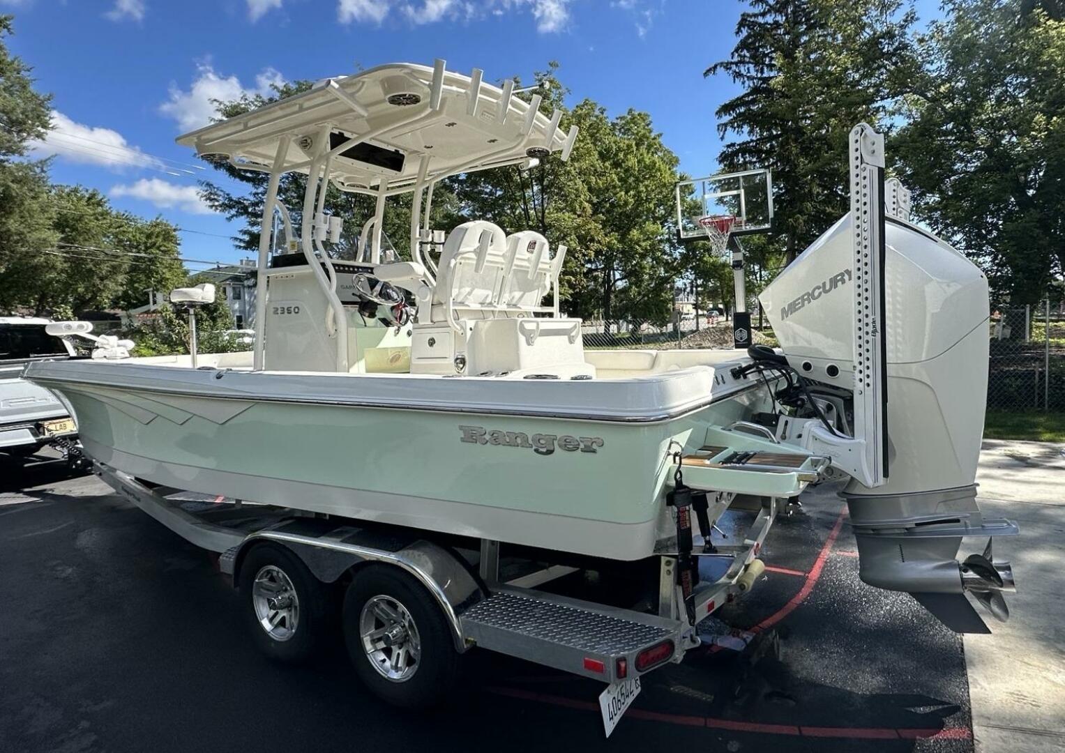 2022 Ranger 2360 Bay - Image 16