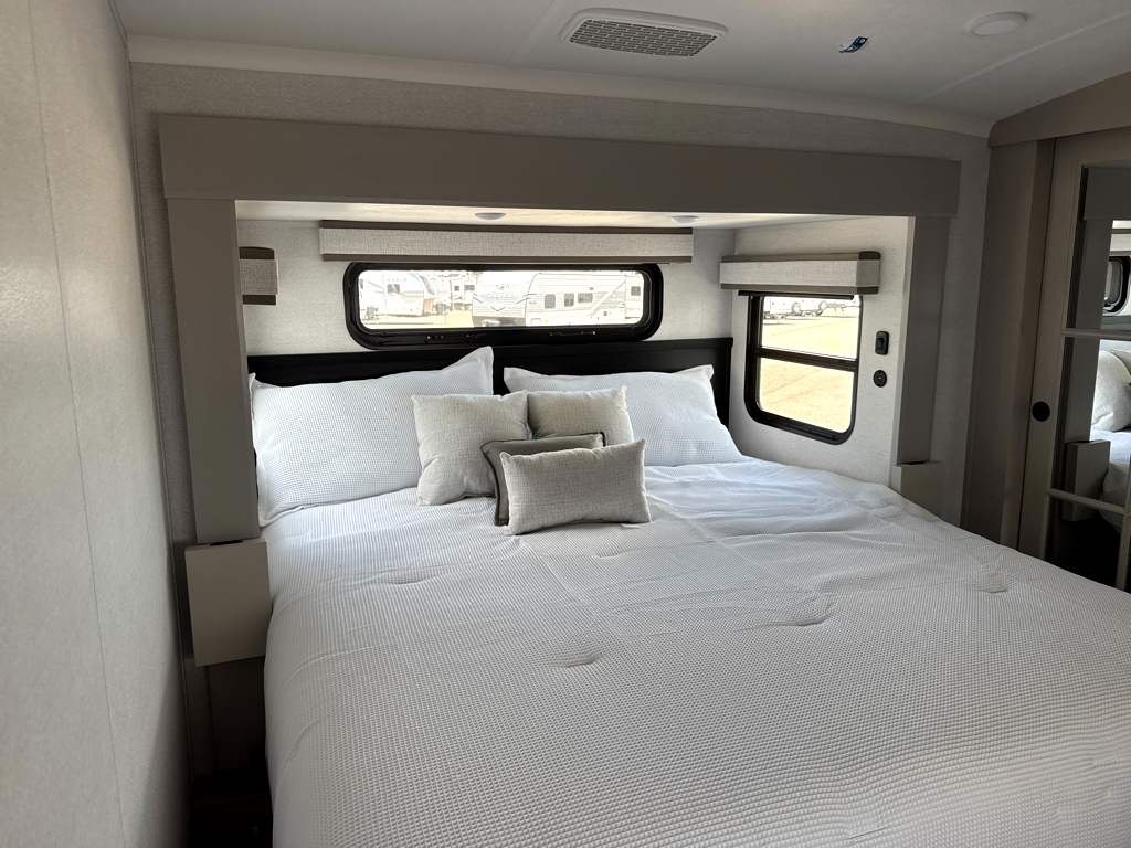 2027 JAYCO NORTH POINT 381CKRE - Image 21