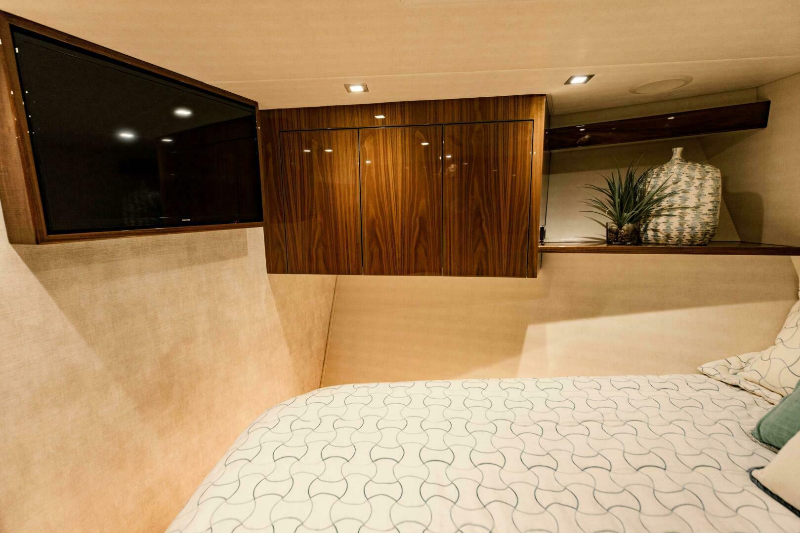 2020 Viking 72 Enclosed Bridge - Image 24