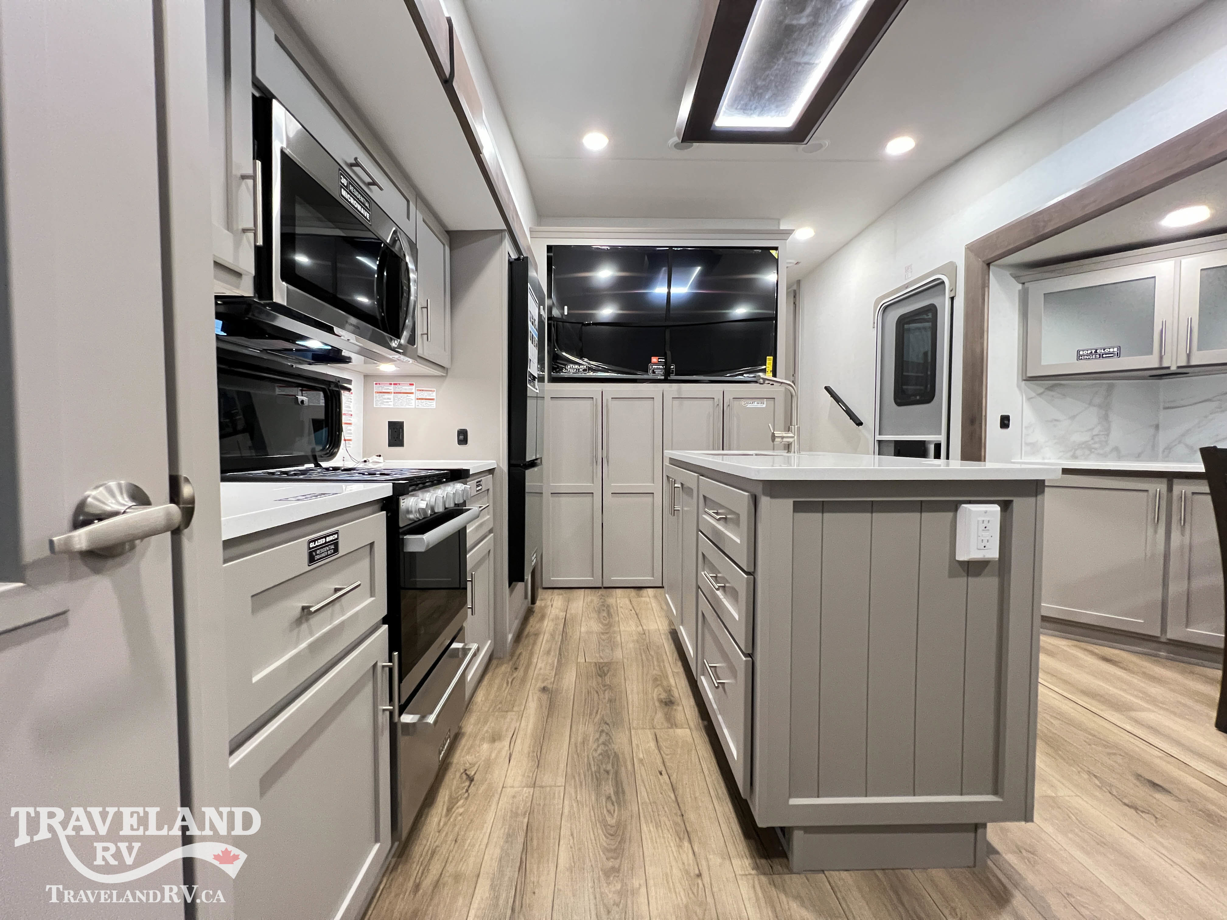 2026 Alliance RV AVENUE 25RL - Image 12