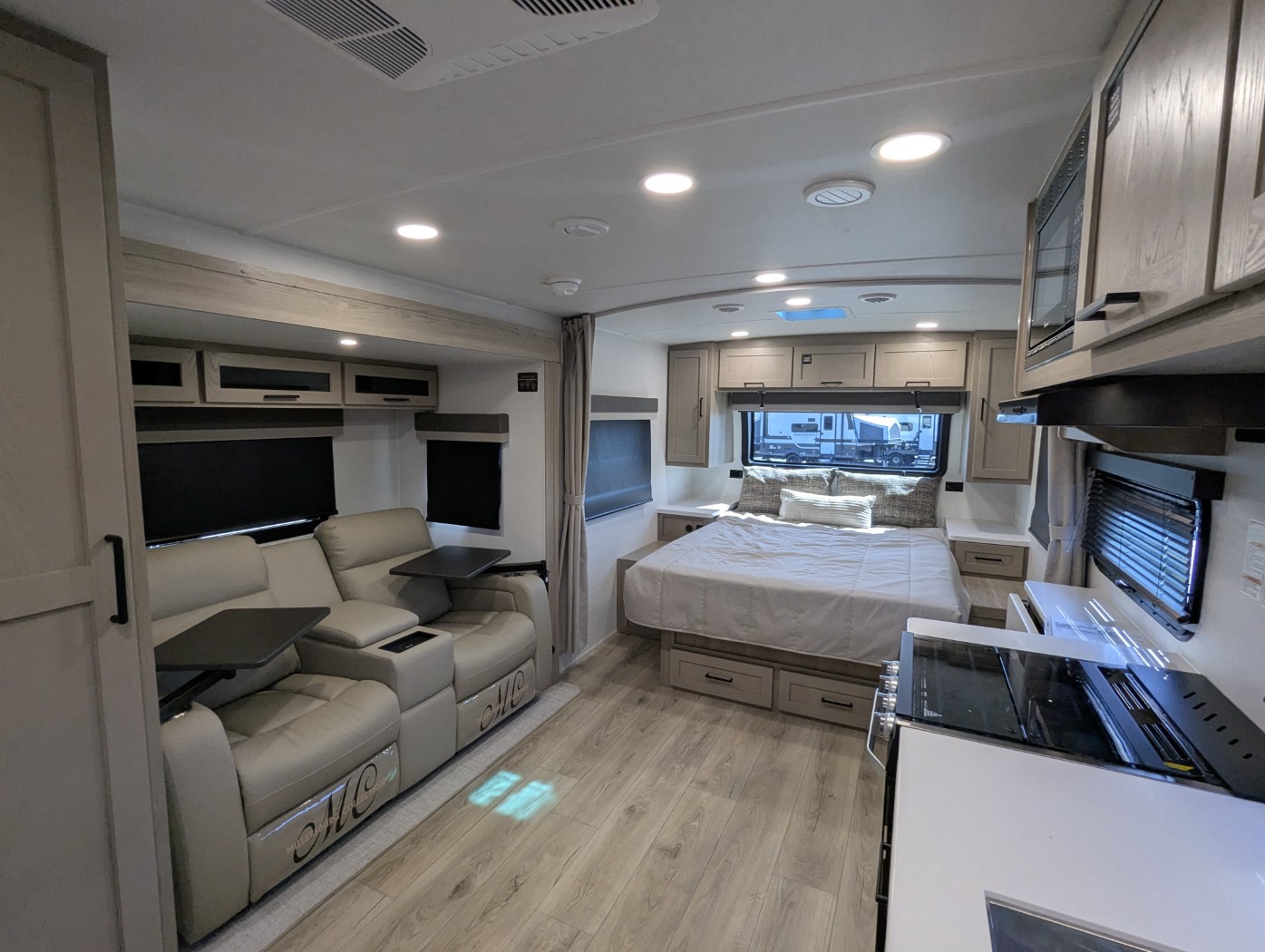 2026 Forest River Rockwood Mini Lite 2205S - Image 8