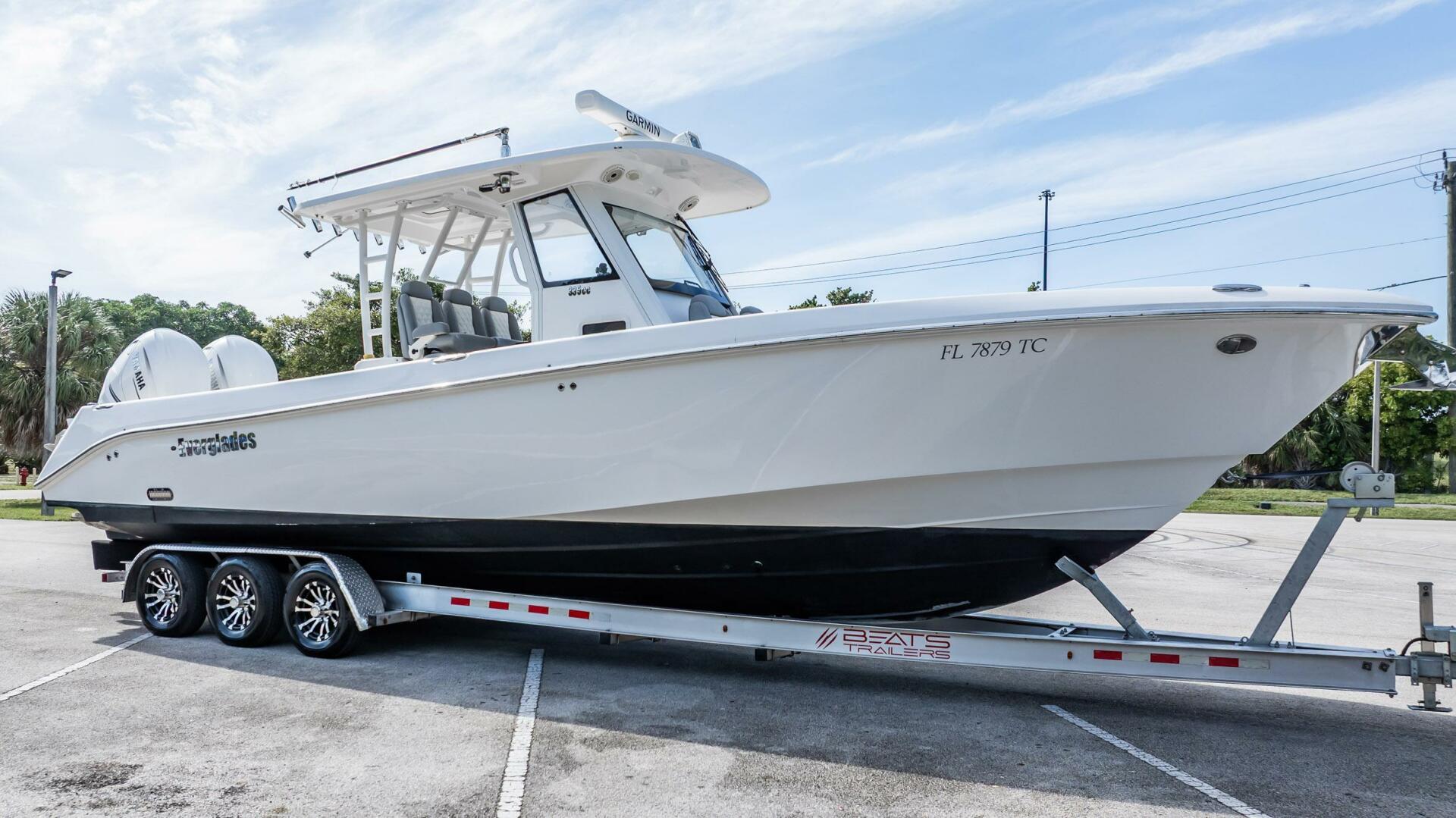 2021 Everglades 335 Center Console - Image 3