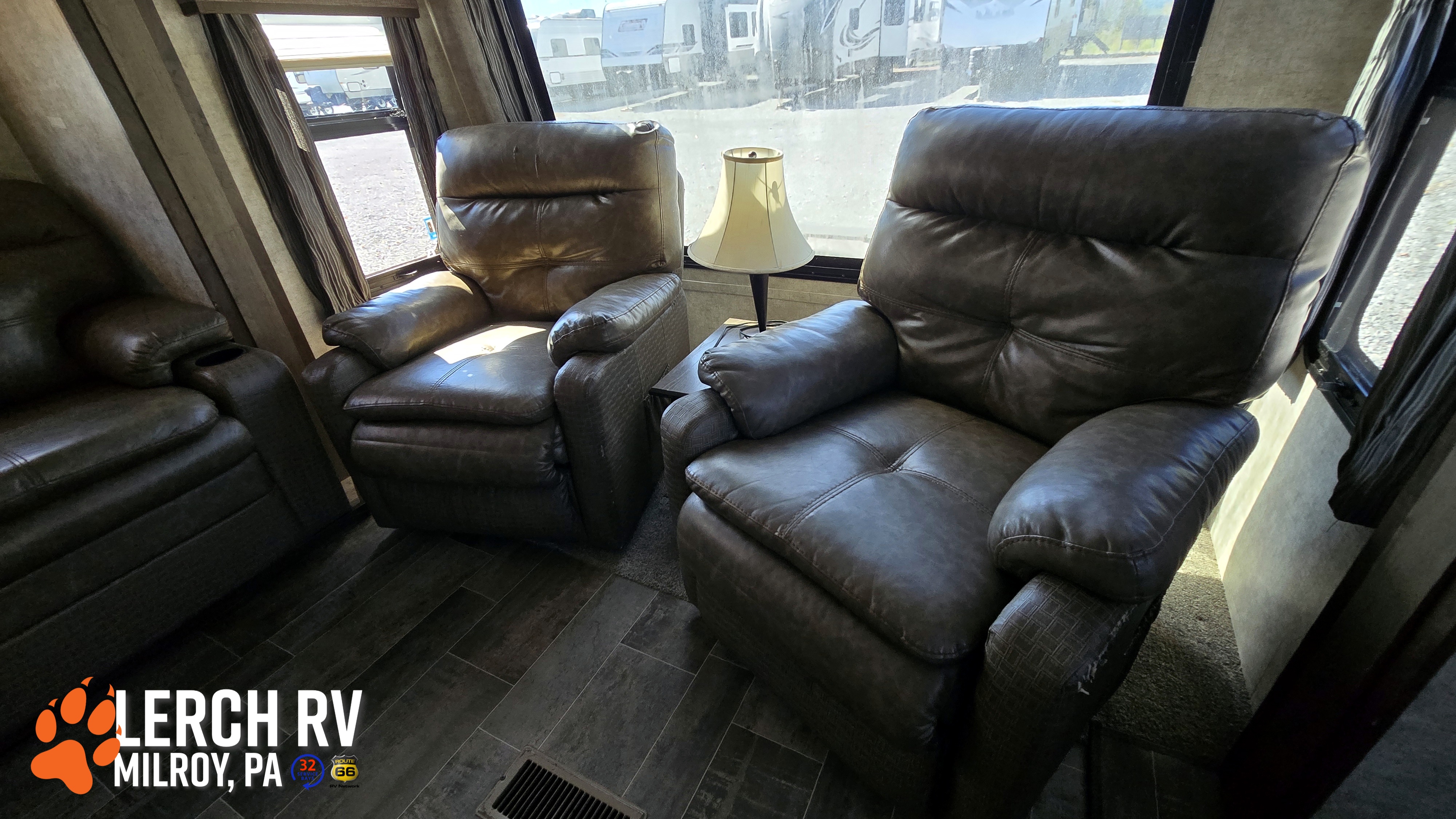 2017 Highland Ridge Roamer RT340FLR - Image 12