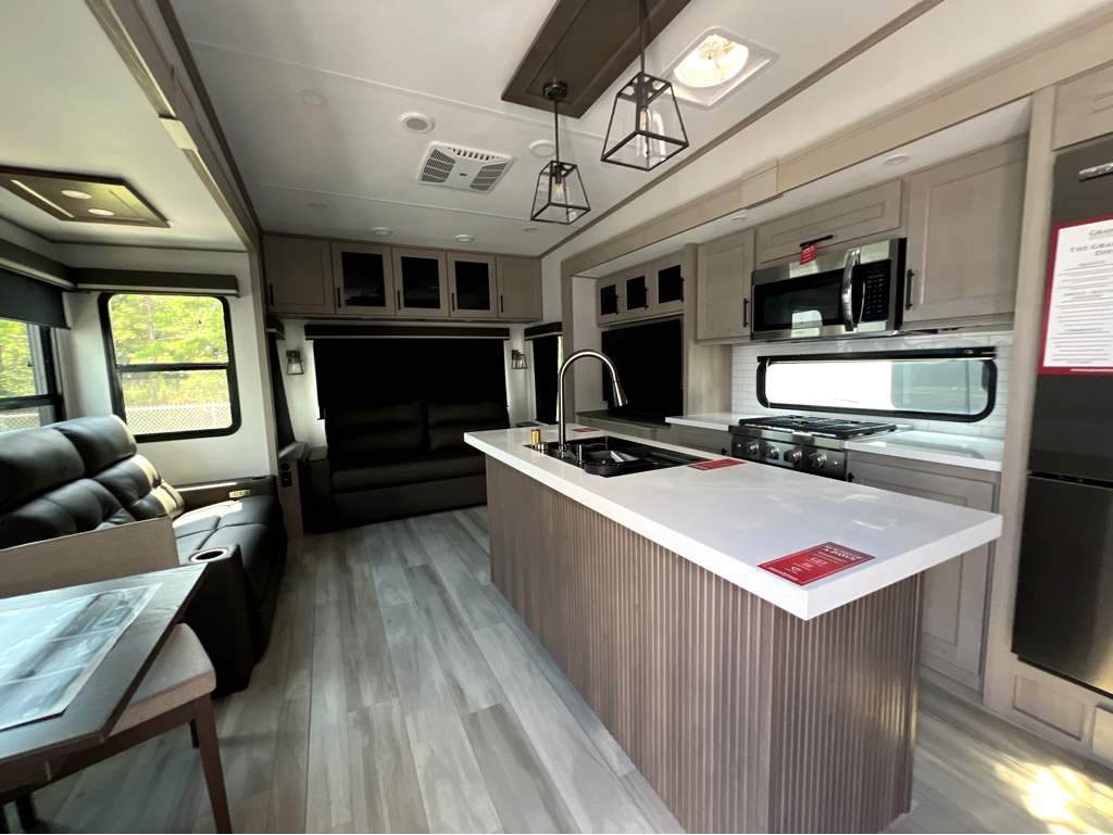2026 GRAND DESIGN INFLUENCE 3003RL - Image 5
