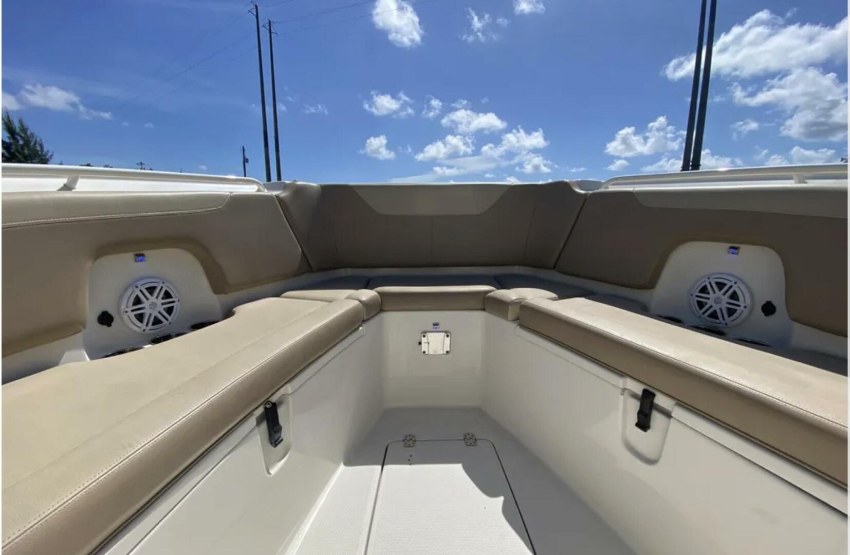 2018 Sailfish 325 DC - Image 17