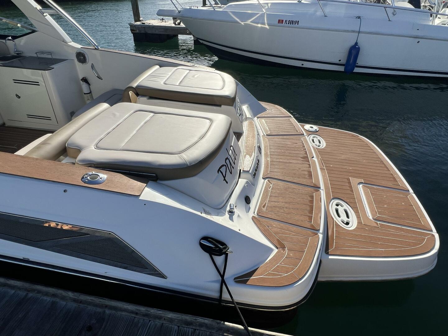 2012 Sea Ray 300 SLX - Image 4