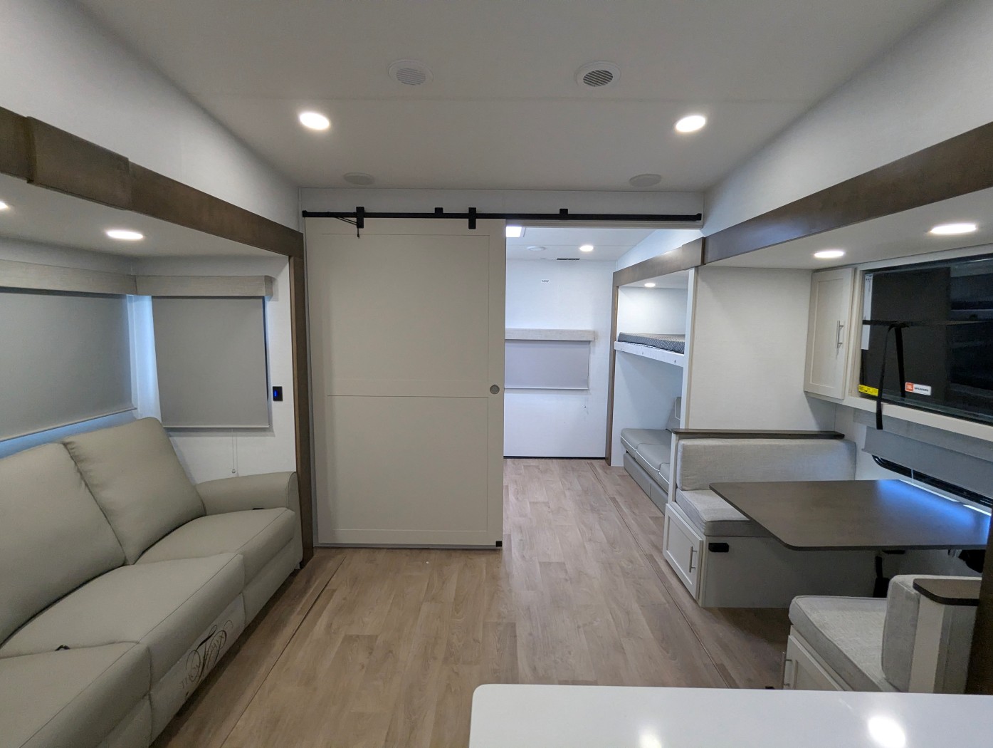 2027 Alliance RV Avenue 30BH - Image 37