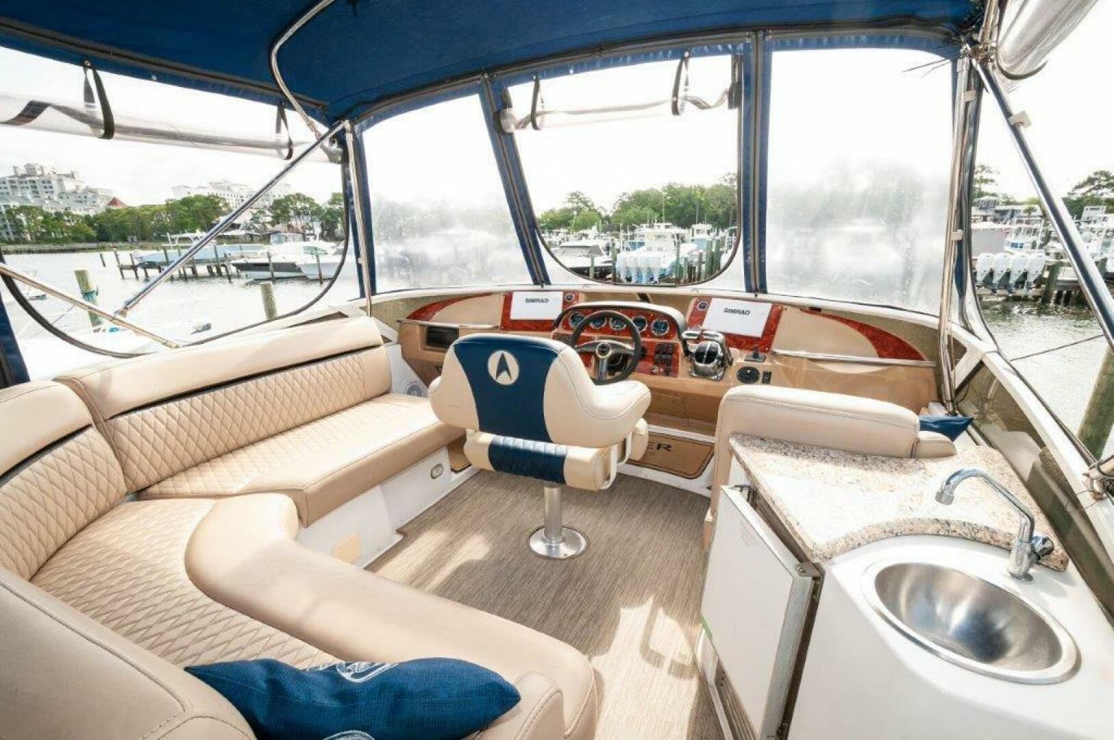 2002 Carver 444 Cockpit Motor Yacht - Image 3
