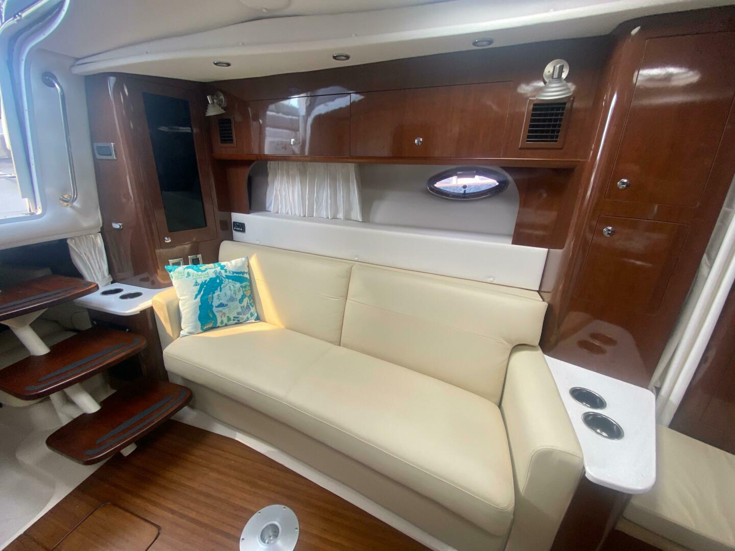 2018 Four Winns 355 Vista - Image 19