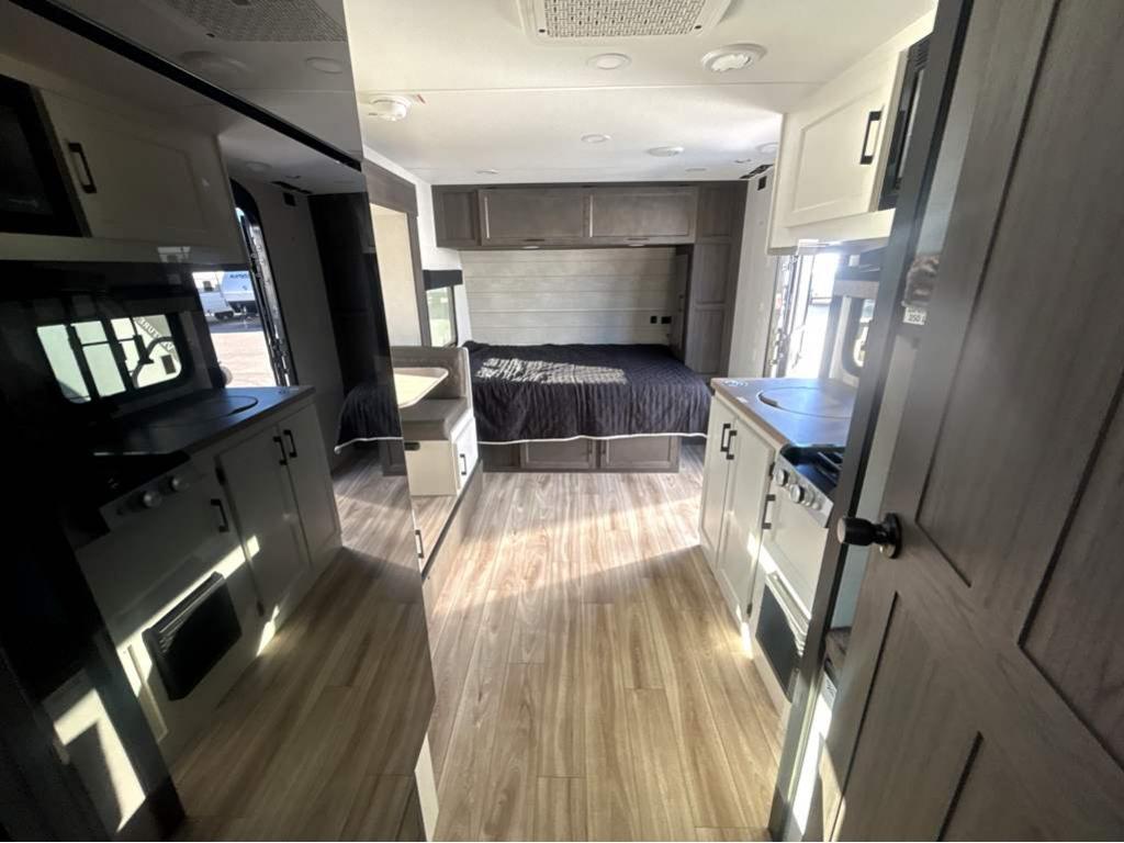 2026 VENTURE RV SPORTTREK STINGER 222VUD - Image 33