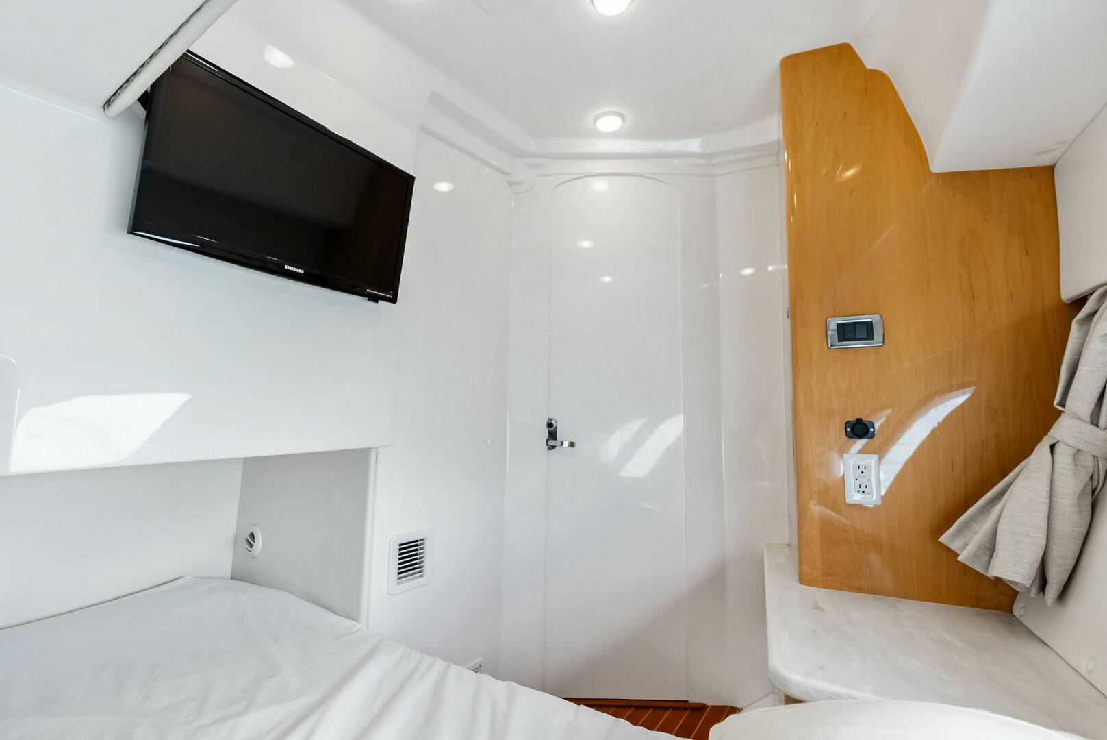2018 Intrepid 430 Sport Yacht - Image 42