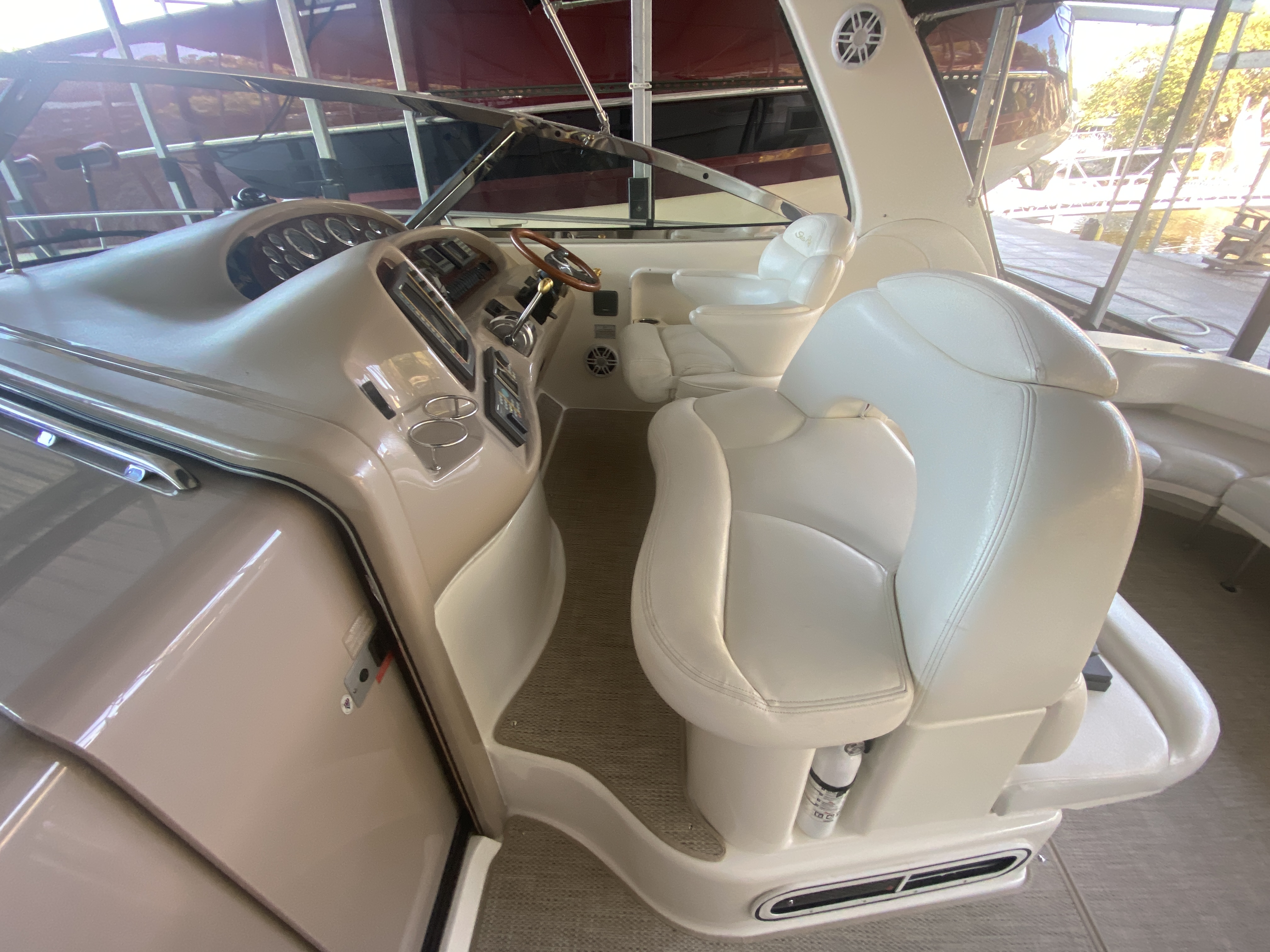 1999 Sea Ray 380 Sundancer - Image 14