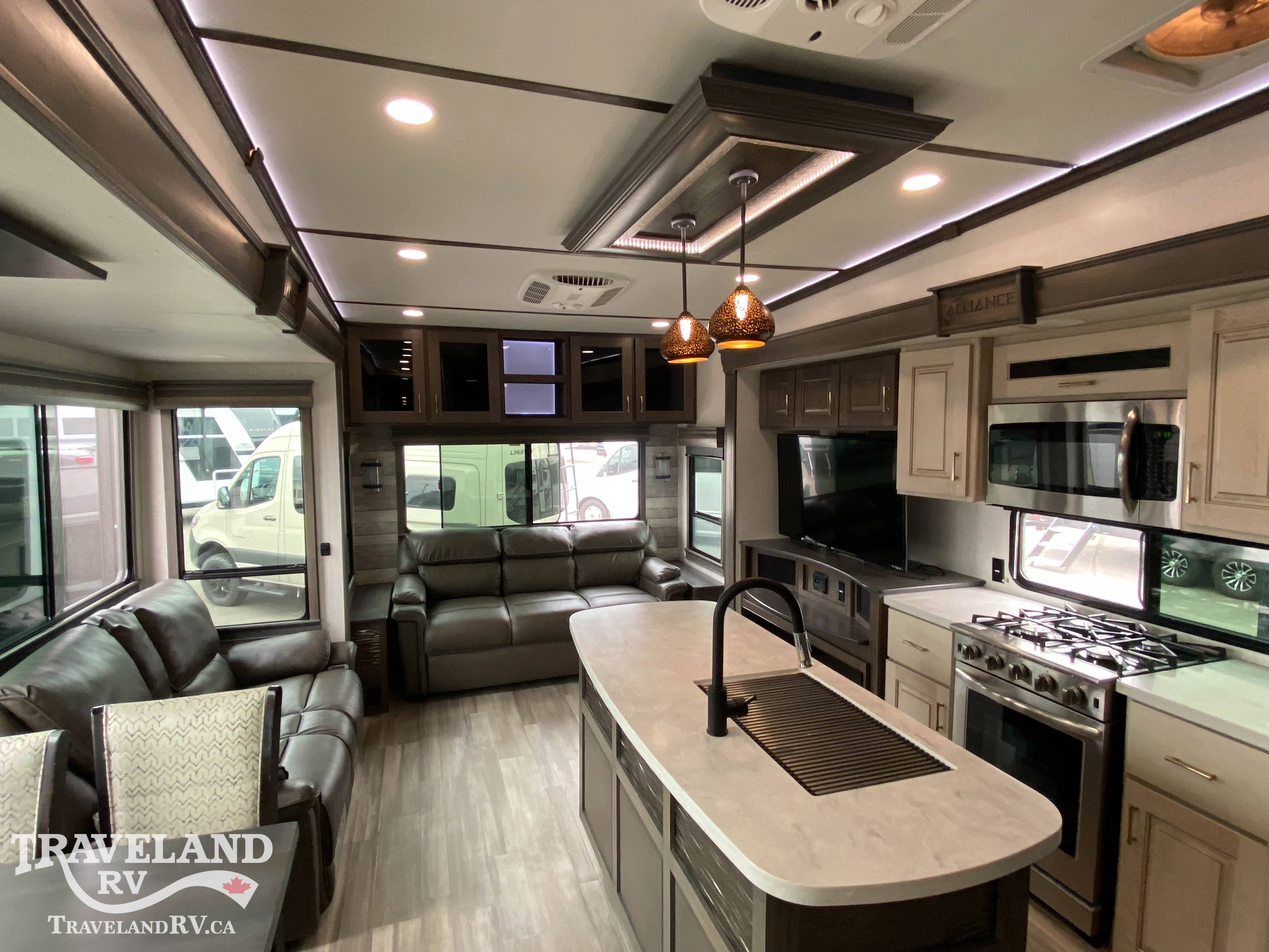 2022 Alliance RV Paradigm 310RL - Image 3