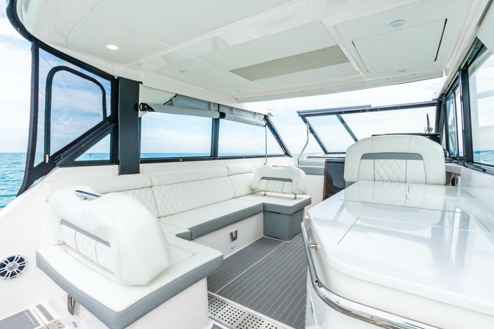 2022 Regal 36 Grande Coupe - Image 19