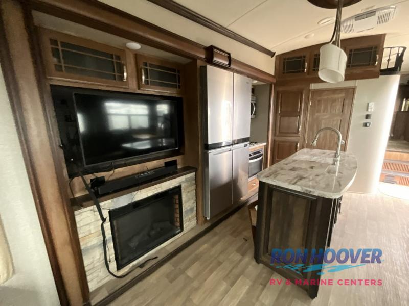 2018 KEYSTONE 3950BR - Image 9