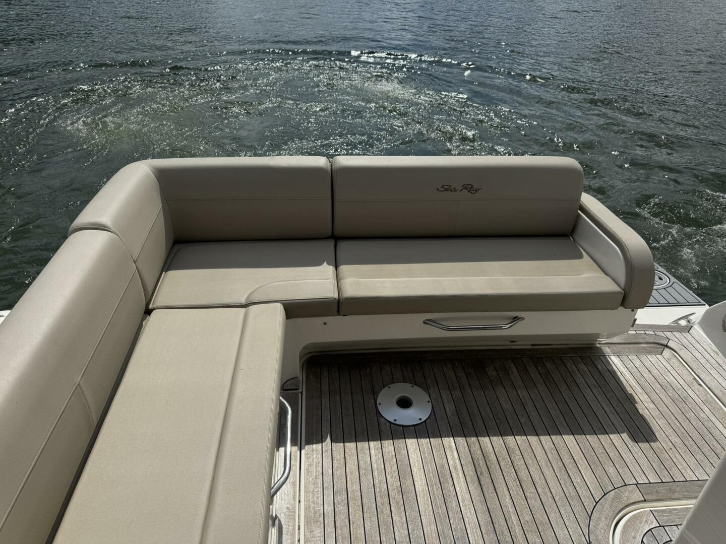 2015 Sea Ray - Image 3