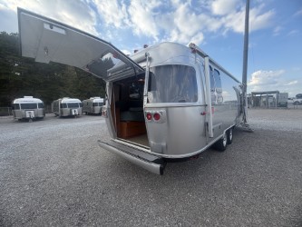 2027 AIRSTREAM FRANK LLOYD WRIGHT 28RBT - Image 8