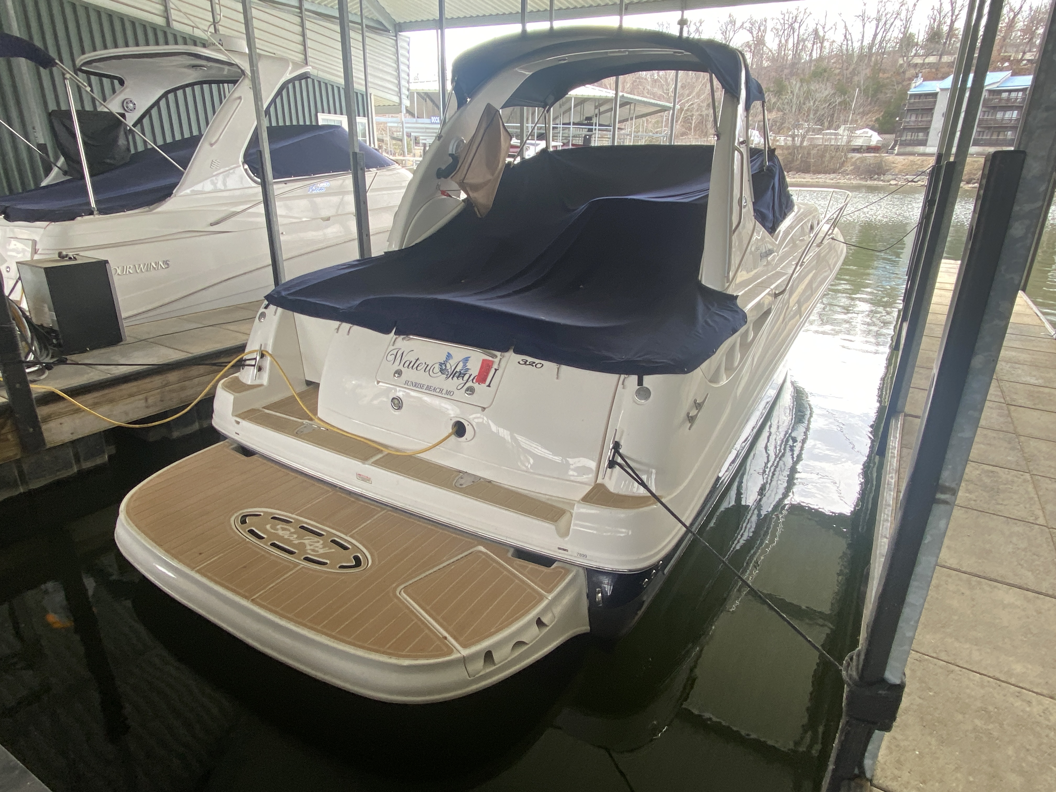 2004 Sea Ray Sundancer 320 - Image 10