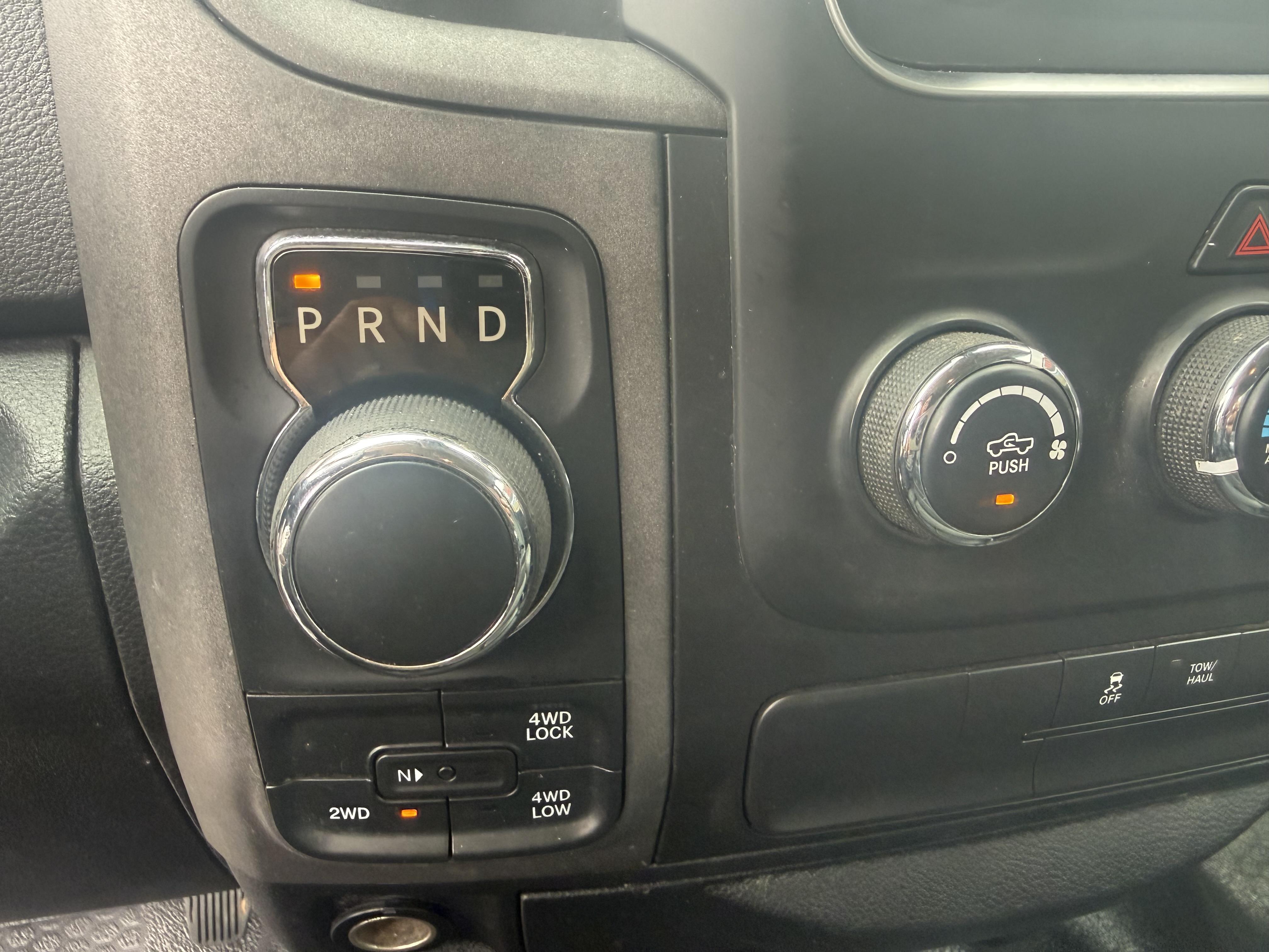 2016 Ram 1500 Pickup-V8 Crew Cab Tradesman 4WD - Image 14