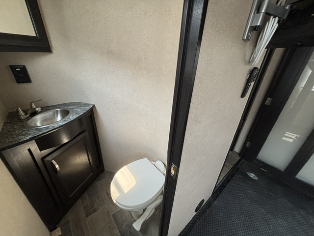 2018 Dutchmen Voltage Triton 3551 - Image 29