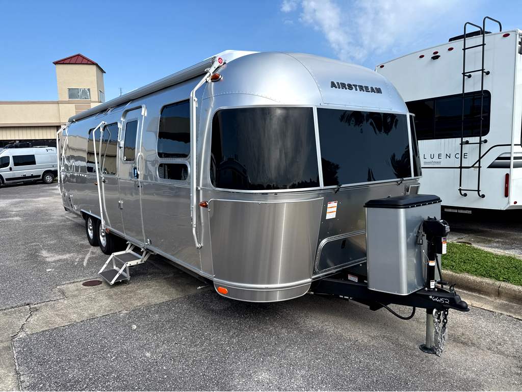 2026 AIRSTREAM FLYING CLOUD 30FBBQ - Image 1