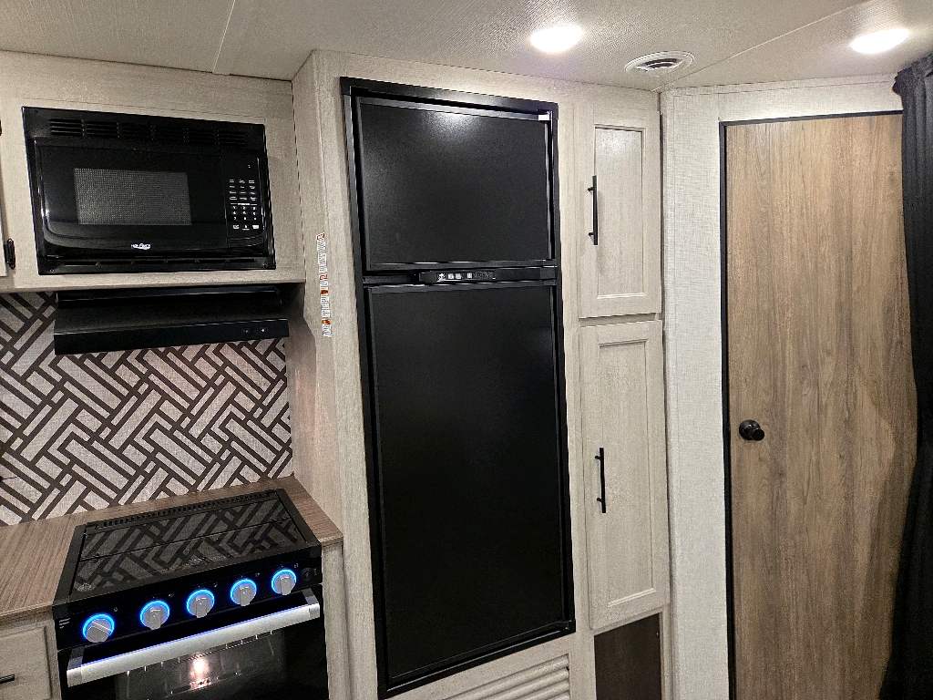 2024 CrossRoads Zinger Lite 260BH - Image 17
