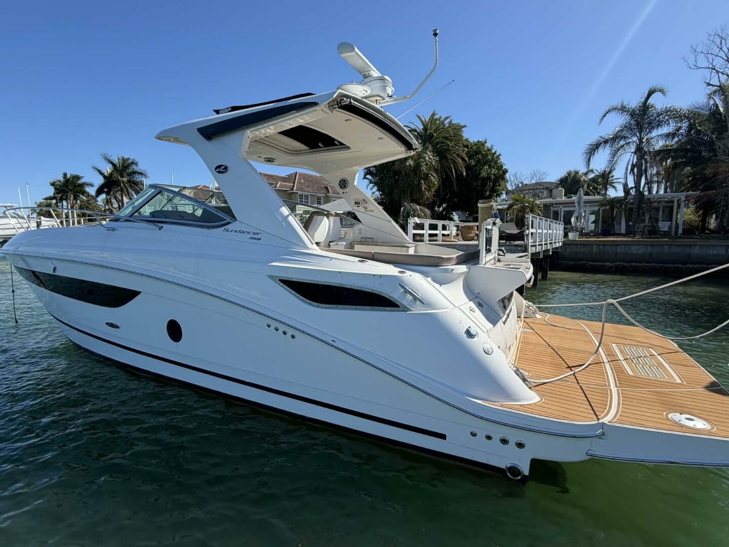 2016 Sea Ray 350 Sundancer - Image 16