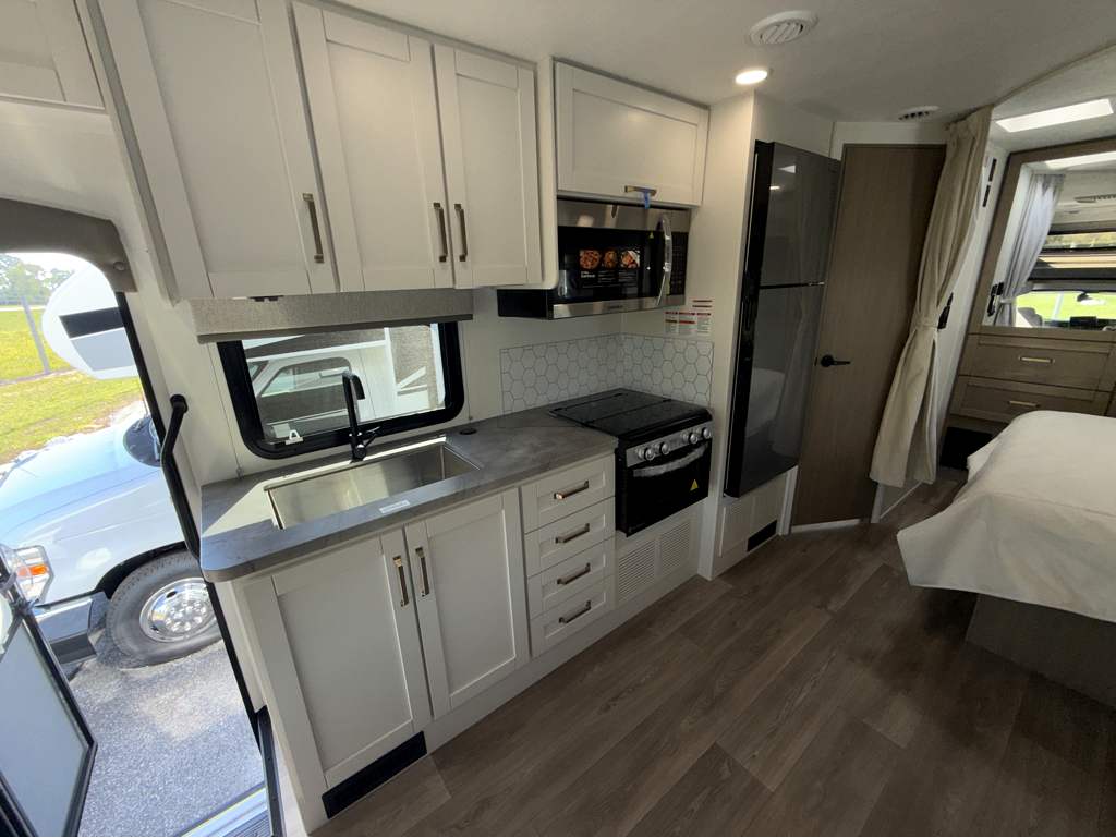 2027 ENTEGRA COACH ODYSSEY 24B - Image 11