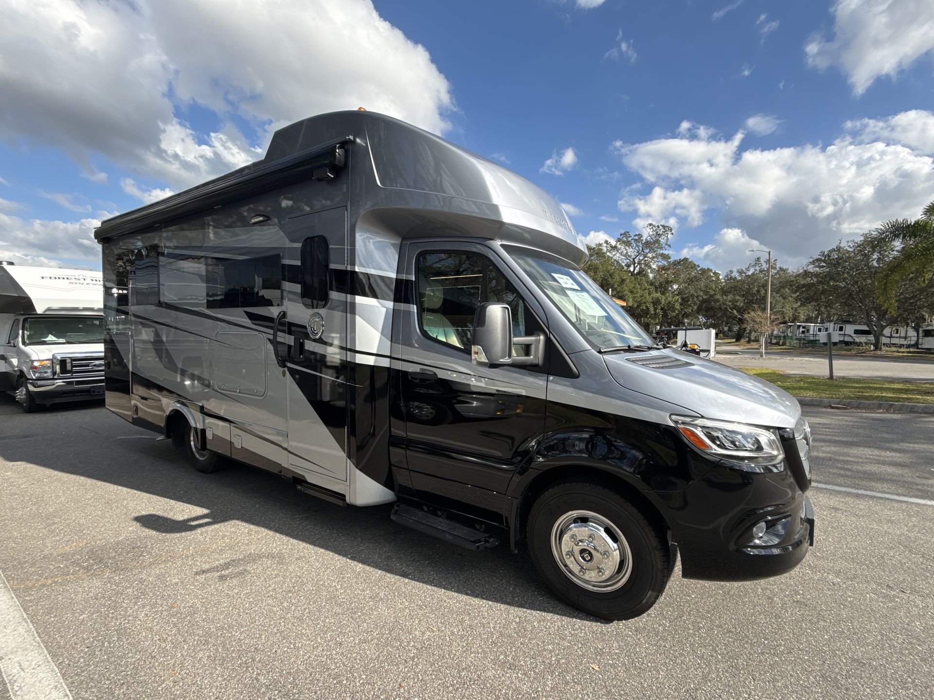 2025 Tiffin Wayfarer