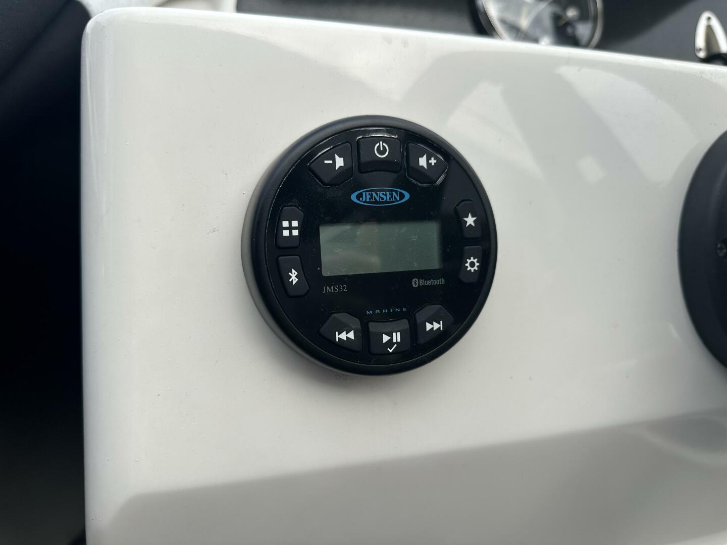 2023 Bayliner M Series M17 - Image 11