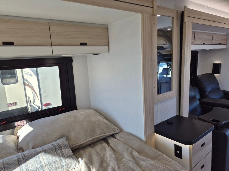 2026 Entegra Coach Qwest 25L - Image 15