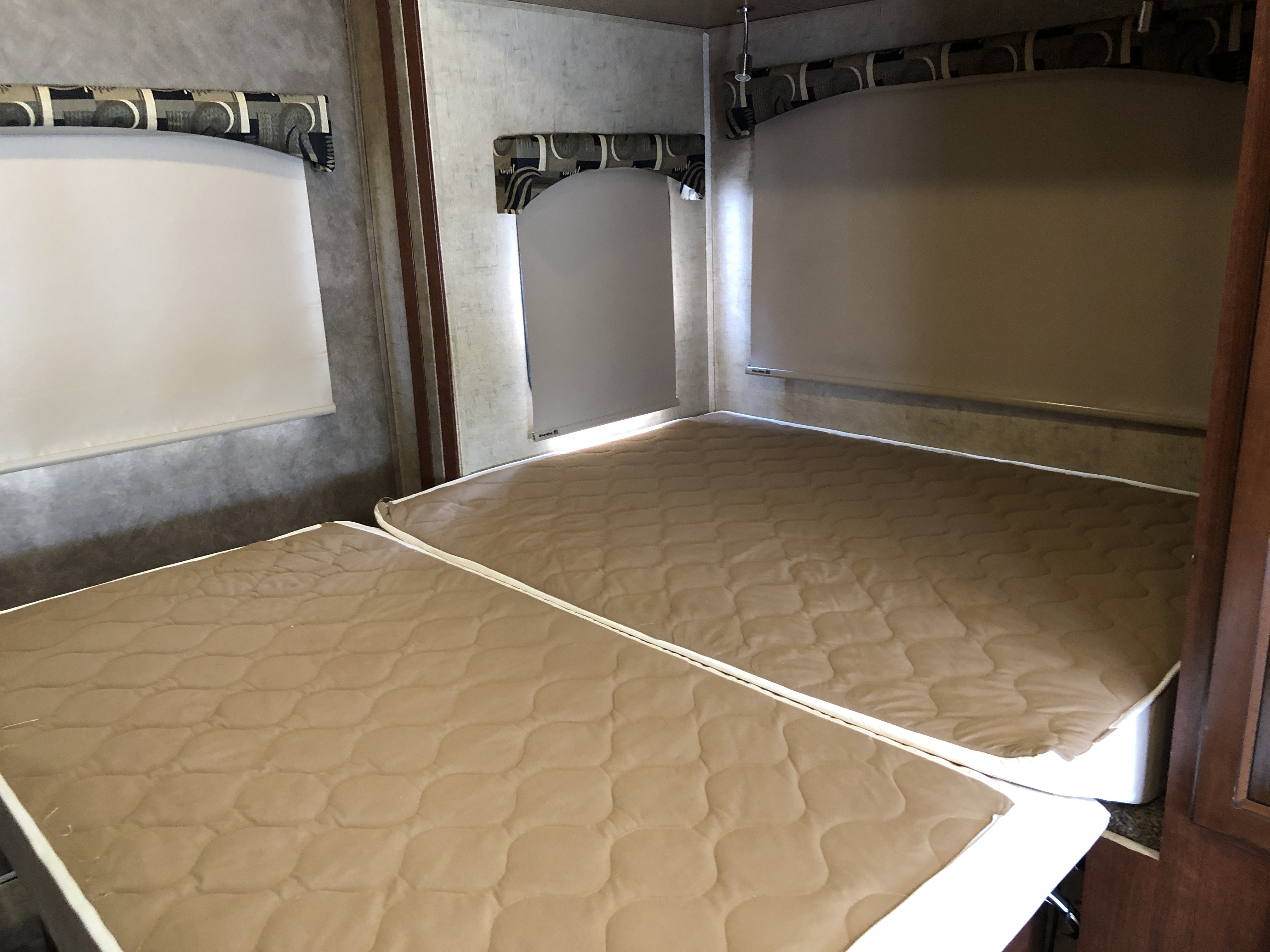2016 Forest River SUNSEEKER 2400WS - Image 22