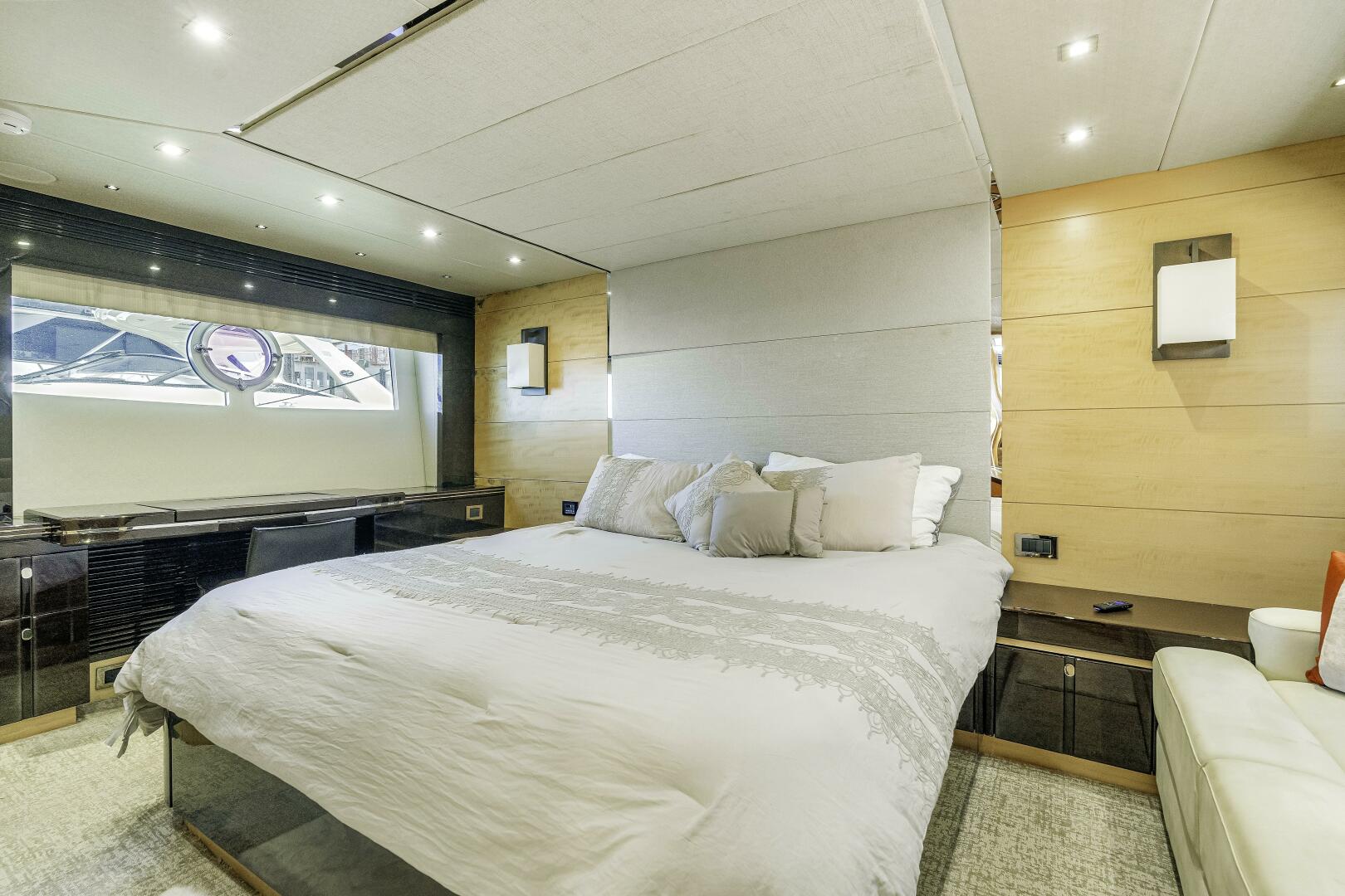 2014 Sunseeker Predator - Image 24