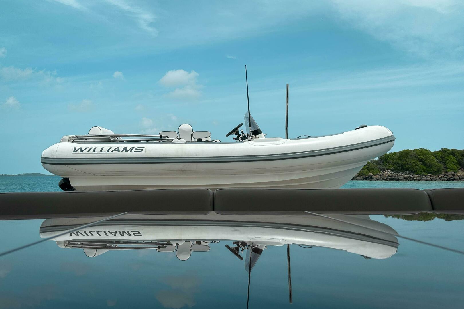 2021 Princess X95 - Image 23
