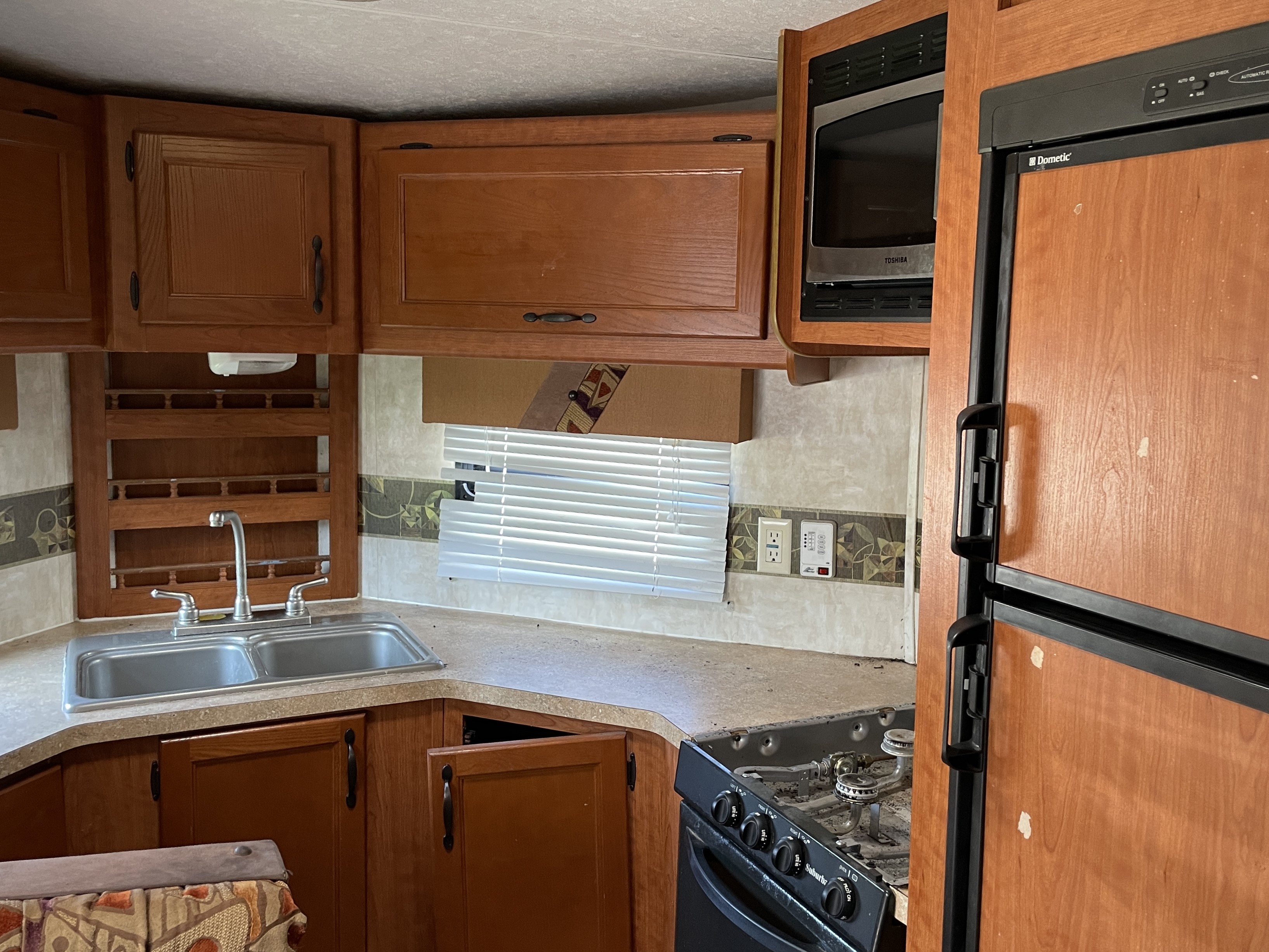 2010 Forest River Cherokee Grey Wolf 27V - Image 6