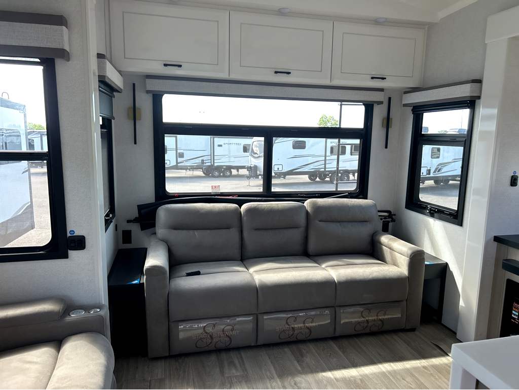 2027 JAYCO PINNACLE 32RLTS - Image 12