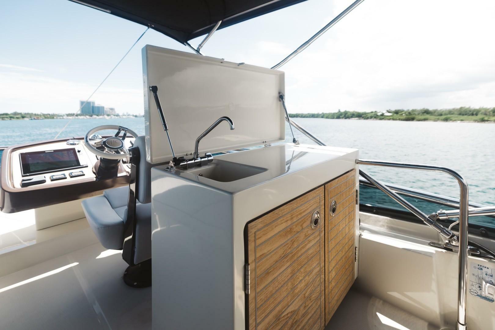 2015 Beneteau Monte Carlo 5 - Image 8