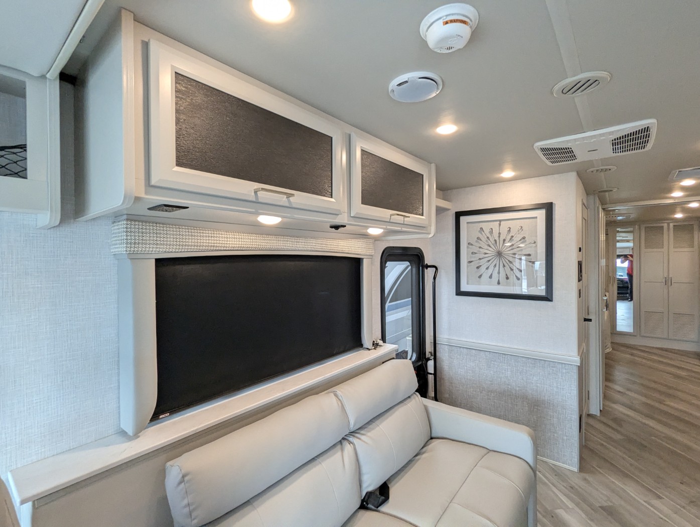 2026 Holiday Rambler Invicta 32RW - Image 16