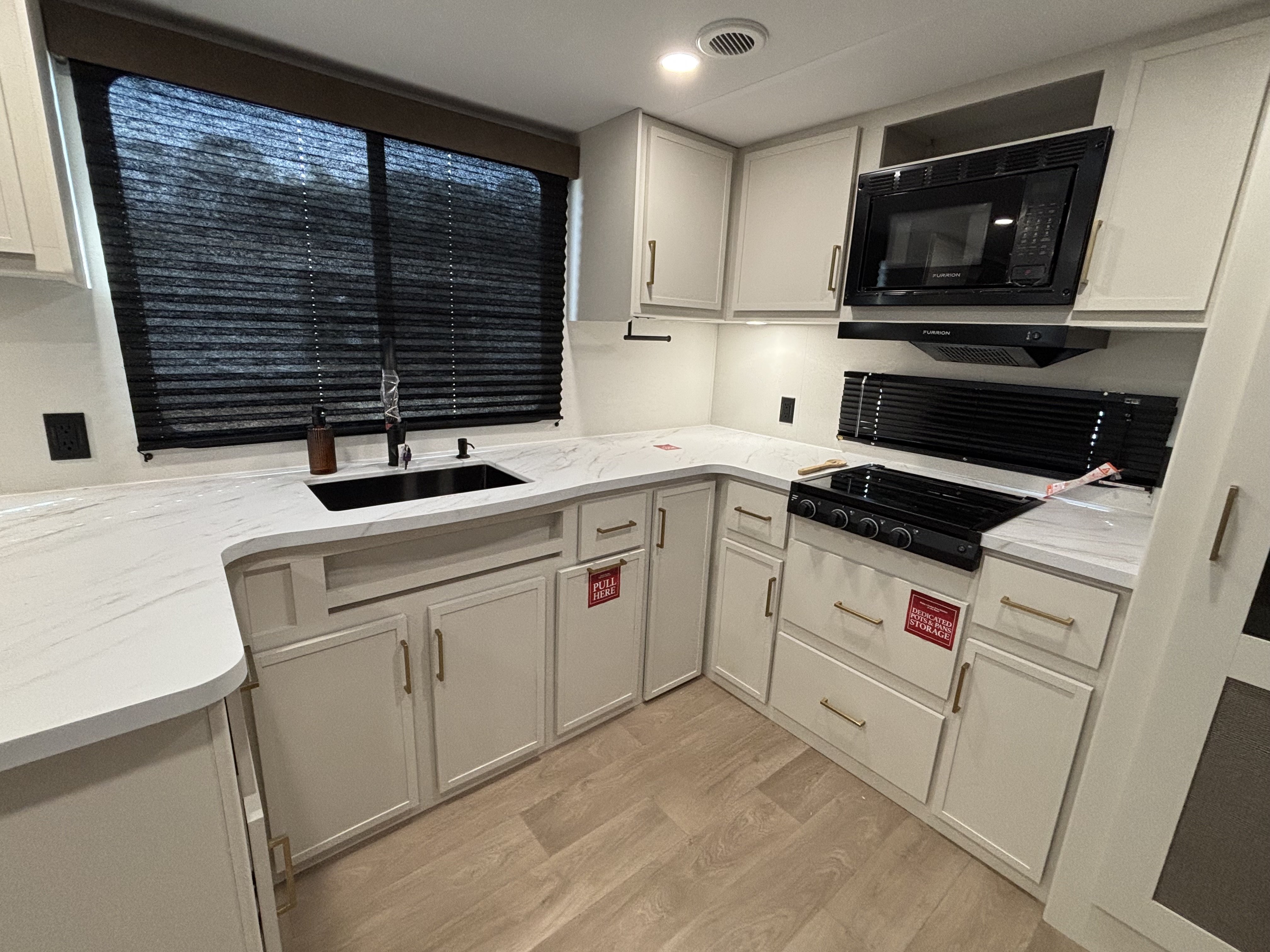 2026 Grand Design Transcend 285RKT - Image 16