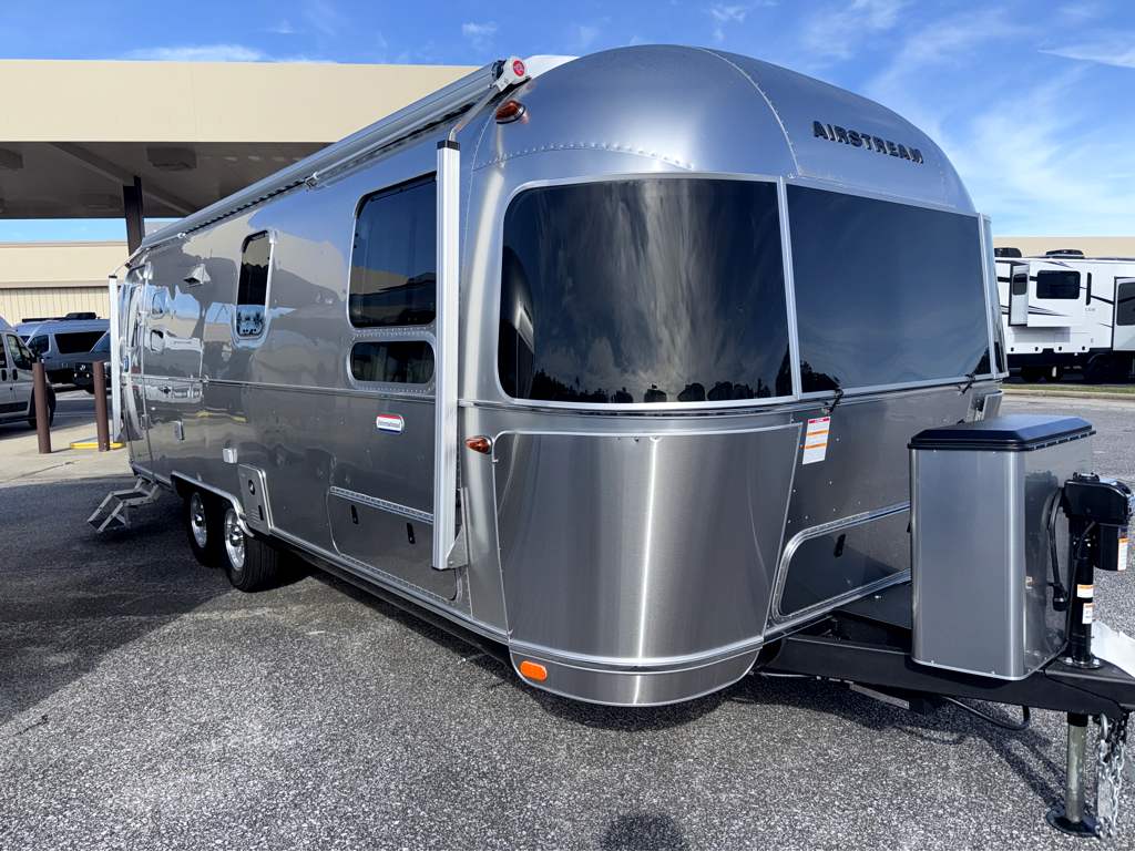 2026 AIRSTREAM INTERNATIONAL 27FBT - Image 1