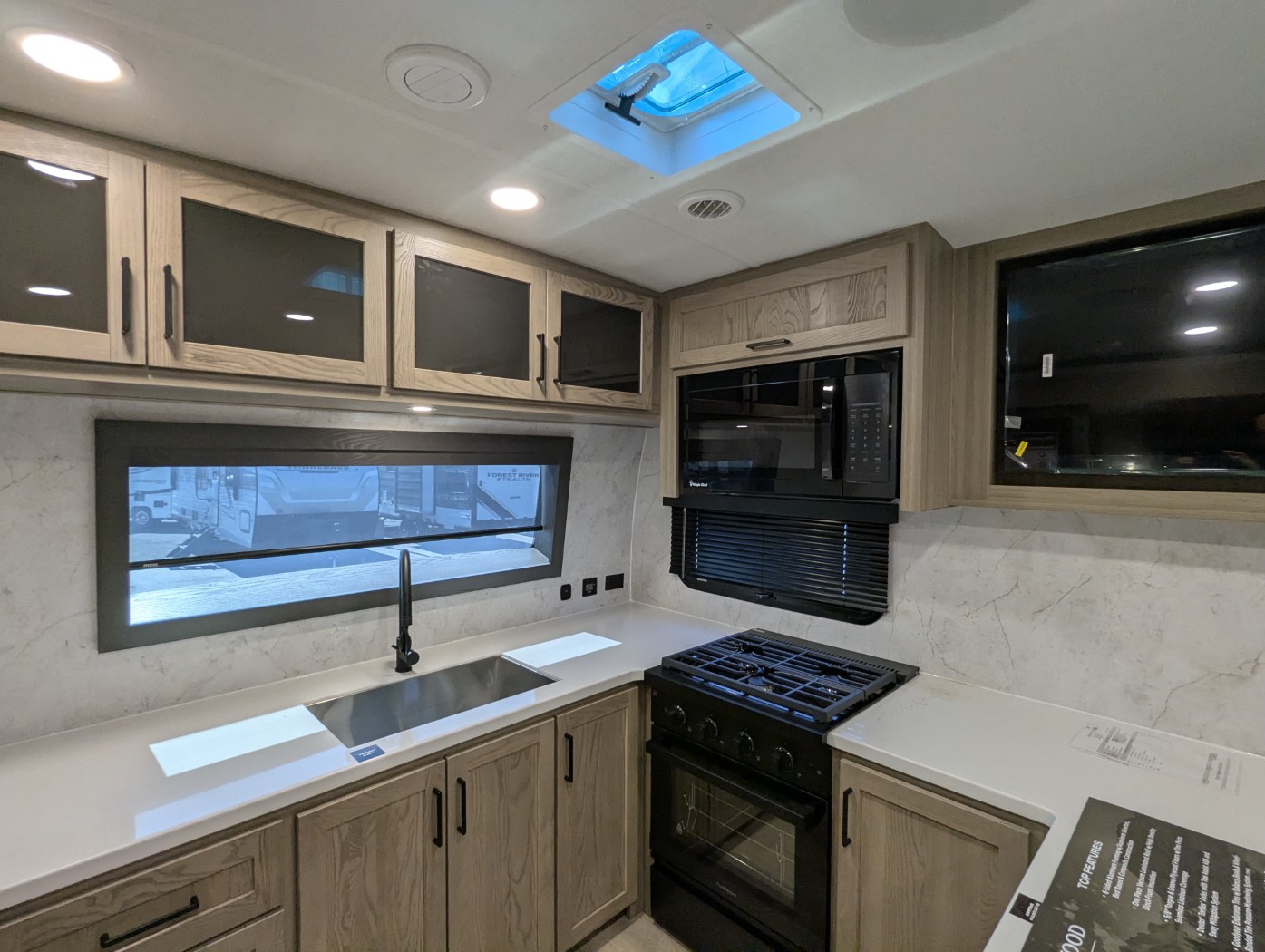 2026 Forest River Rockwood Signature 8263MBR - Image 13