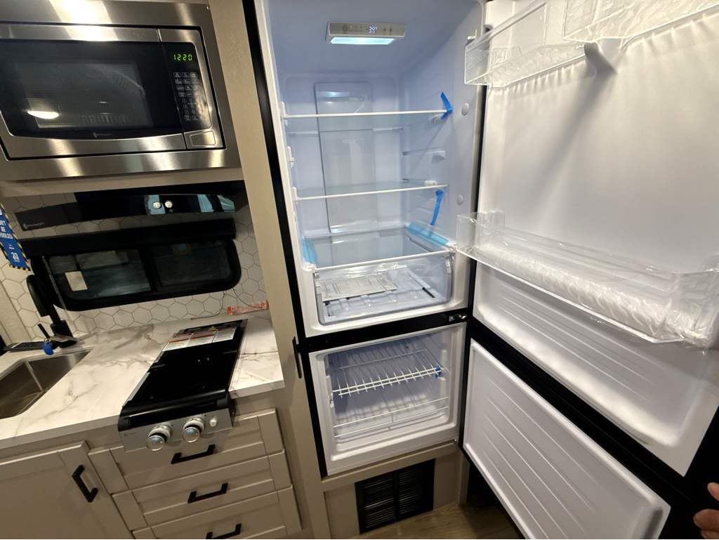 2026 JAYCO JAY FEATHER AIR 19MBS - Image 13