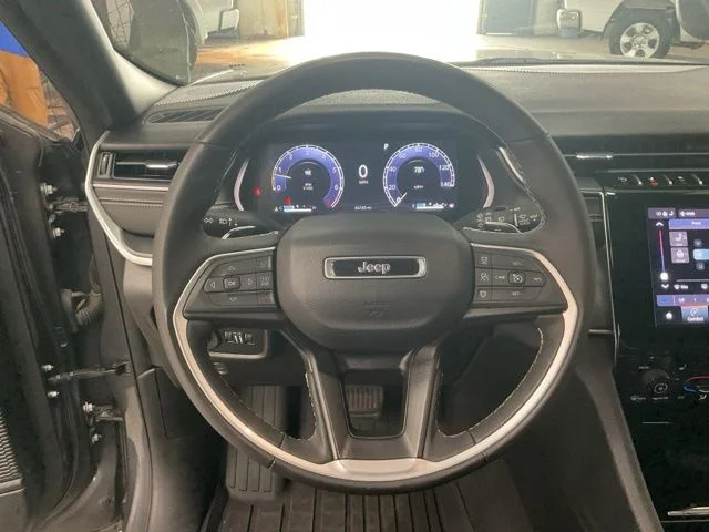 2024 Jeep Grand-Cherokee-L Laredo Altitude 4x4 - Image 13