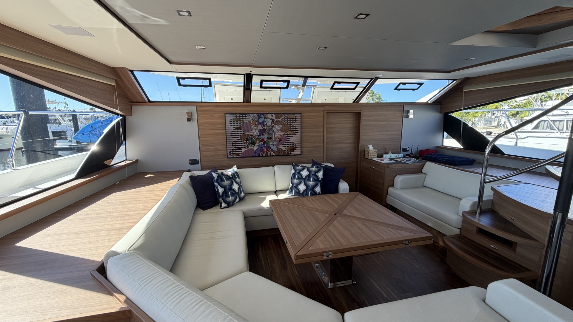 2025 Aquila 54 ENCLOSED BRIDGE - Image 34