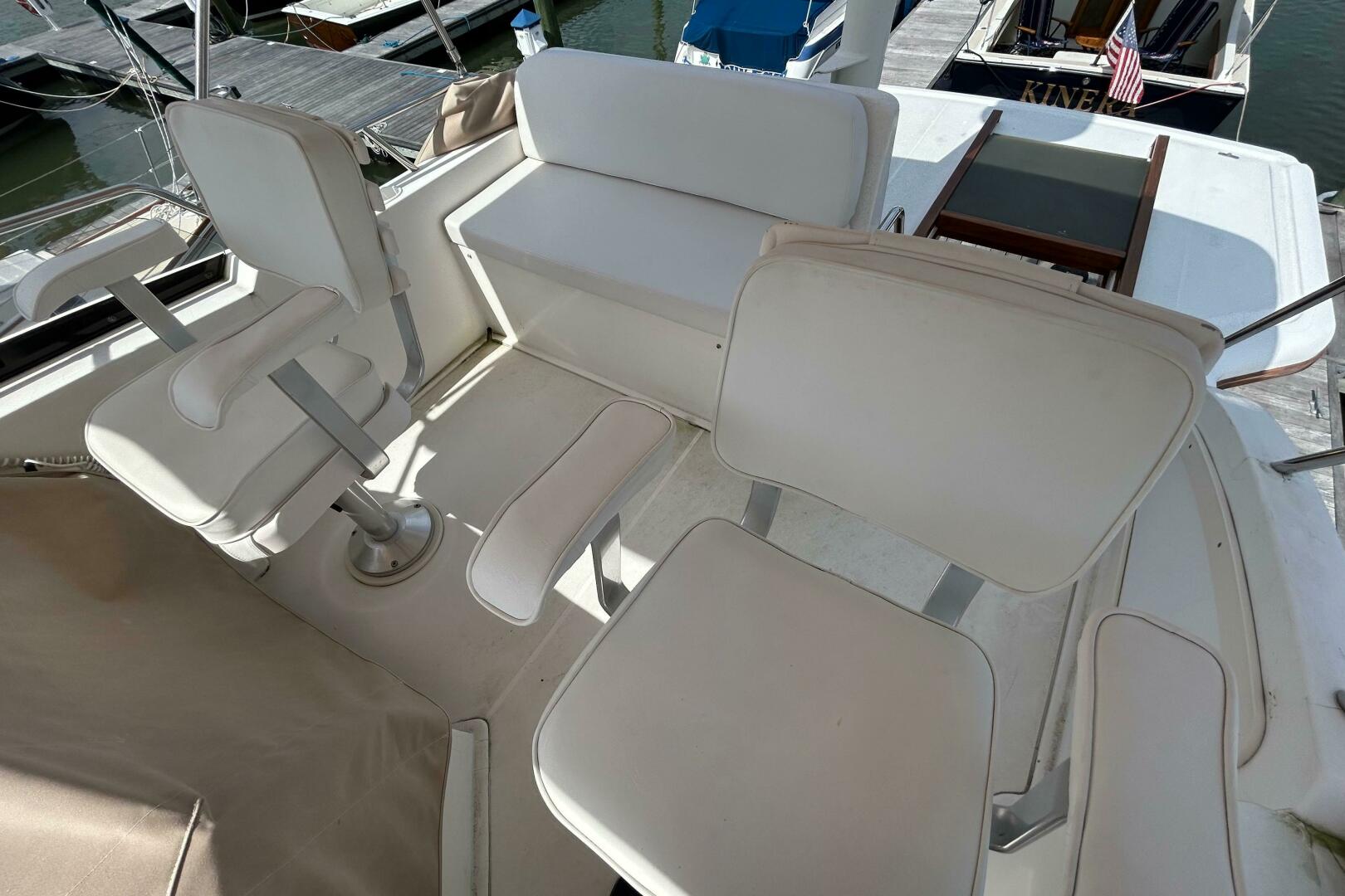 2004 Sabre 36 Flybridge - Image 12